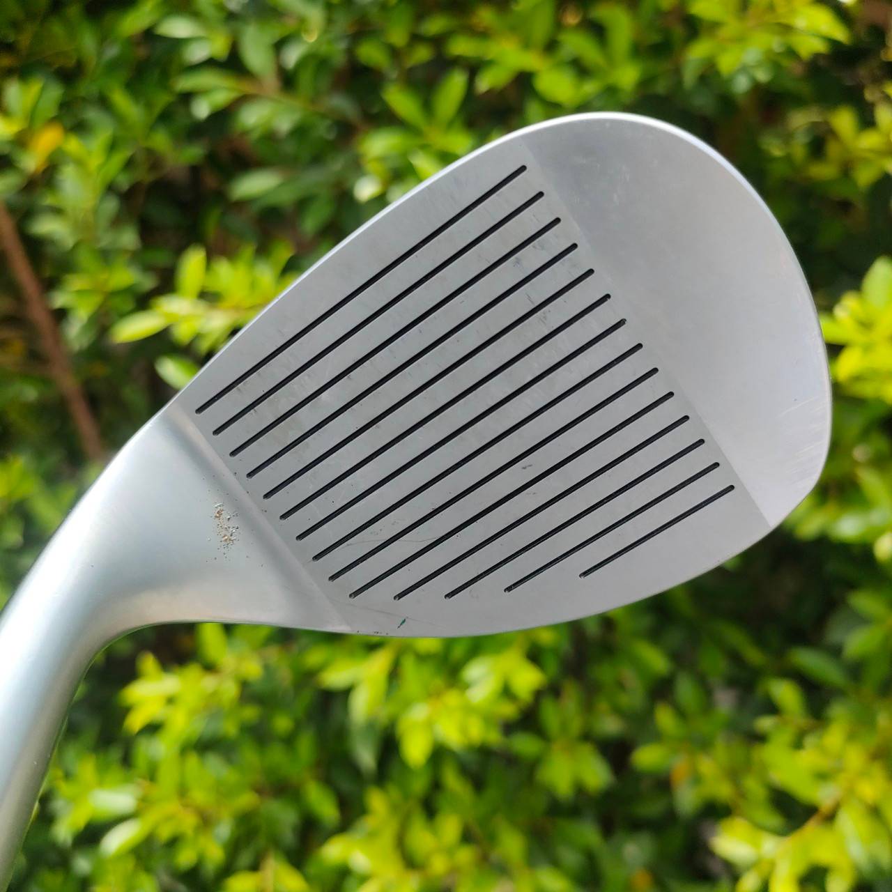 SW HONMA LB-105 องศา 60 ก้าน สุดยอดพรีเมี่ยม DYNAMIC GOLD S200 เป็น WEDGE 60 ที่พรีเมี่ยมสุดๆ HIRO HONMA จาก SAKATA ชิพทั้งนุ่มและแม่นยำ สปินดีมาก สภาพสวยสุดๆ ร่องคมจัด และ ใบยังใหญ่และลดฉึกได้ดีแบบเหลือเชื่อ ของต้องโดนครับ ด้วยประการทั้งปวง!!!