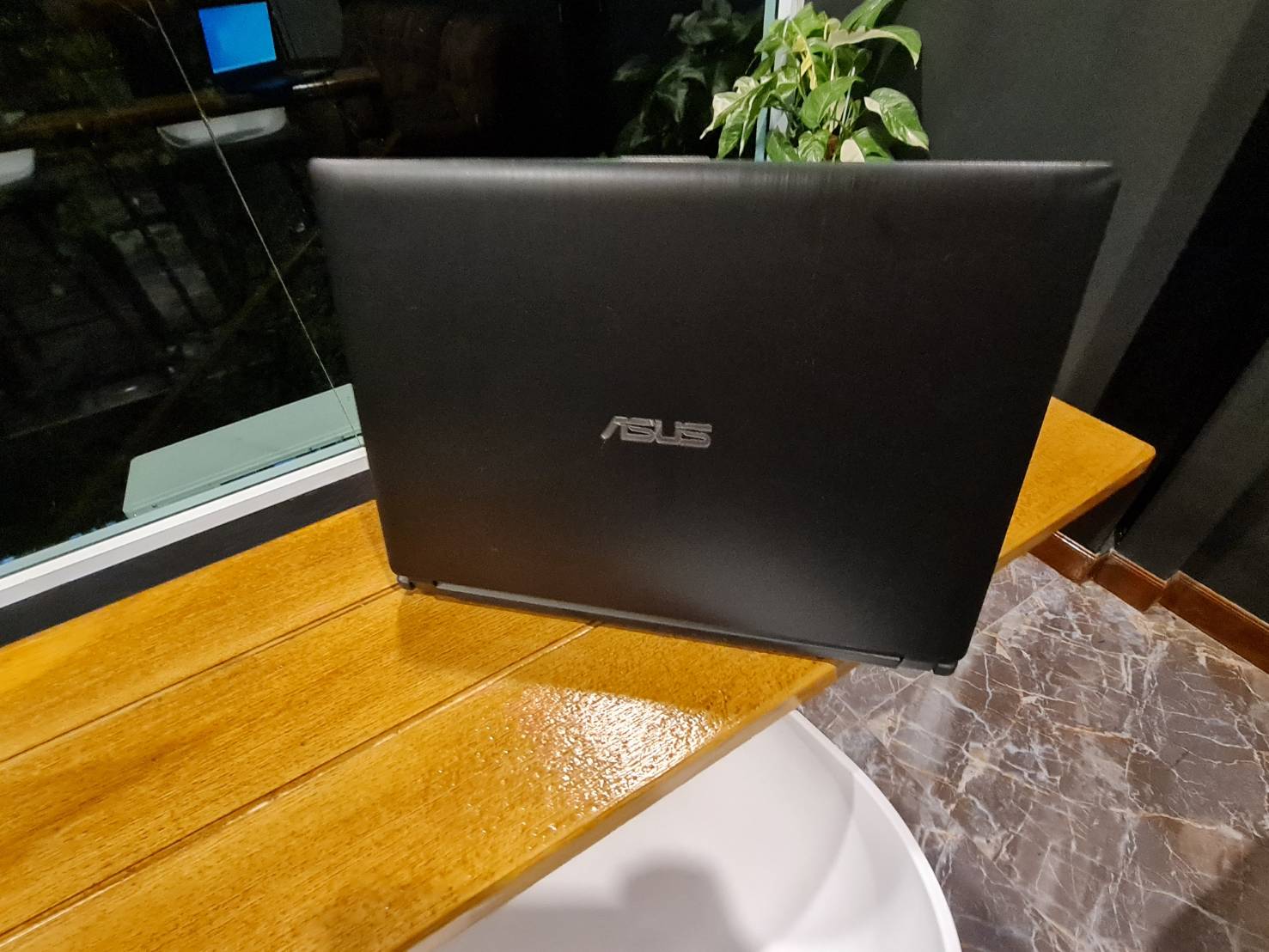 โน้ตบุ๊ค Notebook Asus Pro P1440F(i3-10110U/4GB/M.2 512GB)+Adapter+กระเป๋า จอมีรอยคีบอร์ด