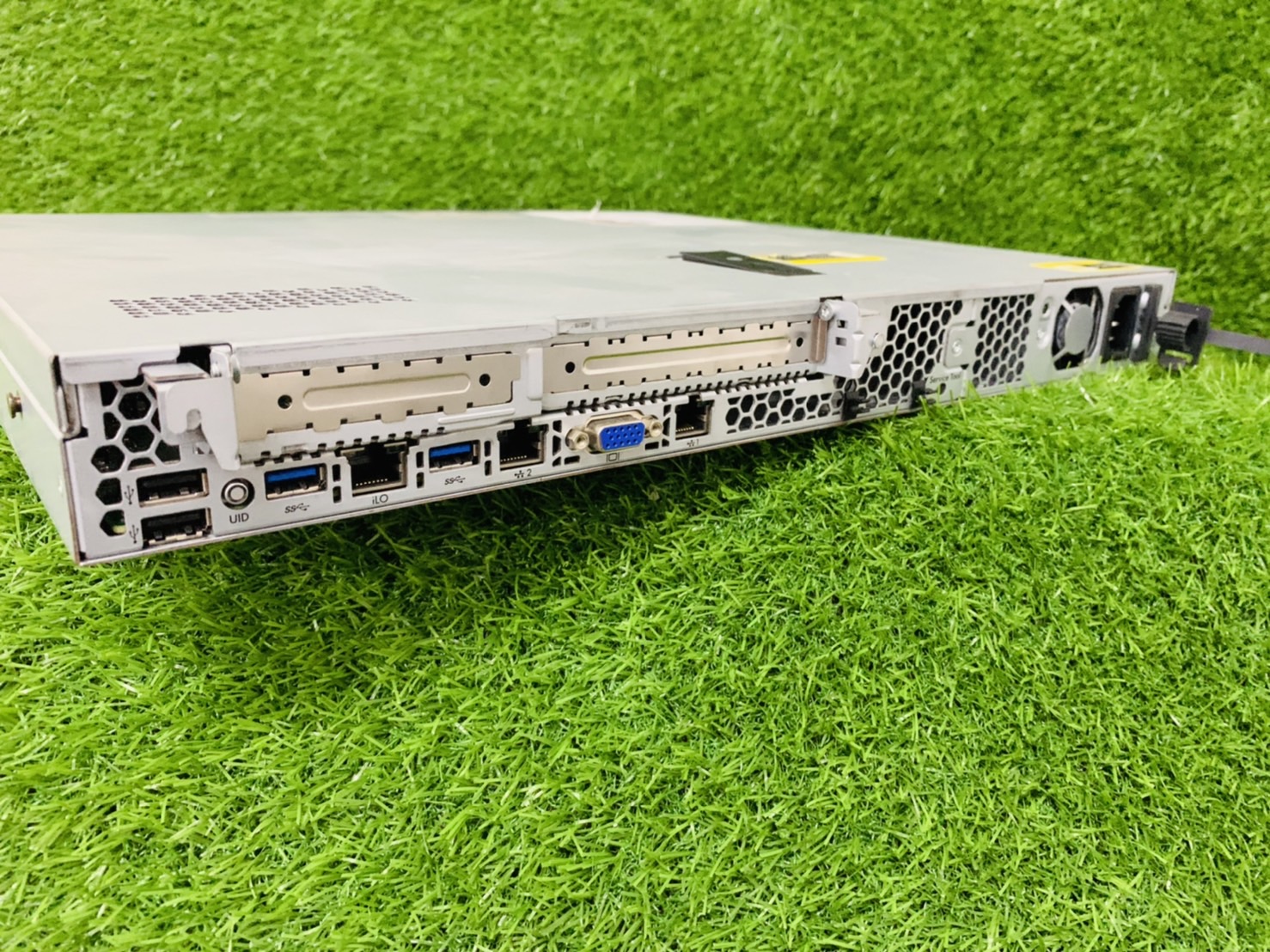 เซิร์ฟเวอร์ HP ProLiant DL320e Gen8 Server พร้อมใช้งาน E3-1220v3 Ram 16 GB HDD 1TB x2