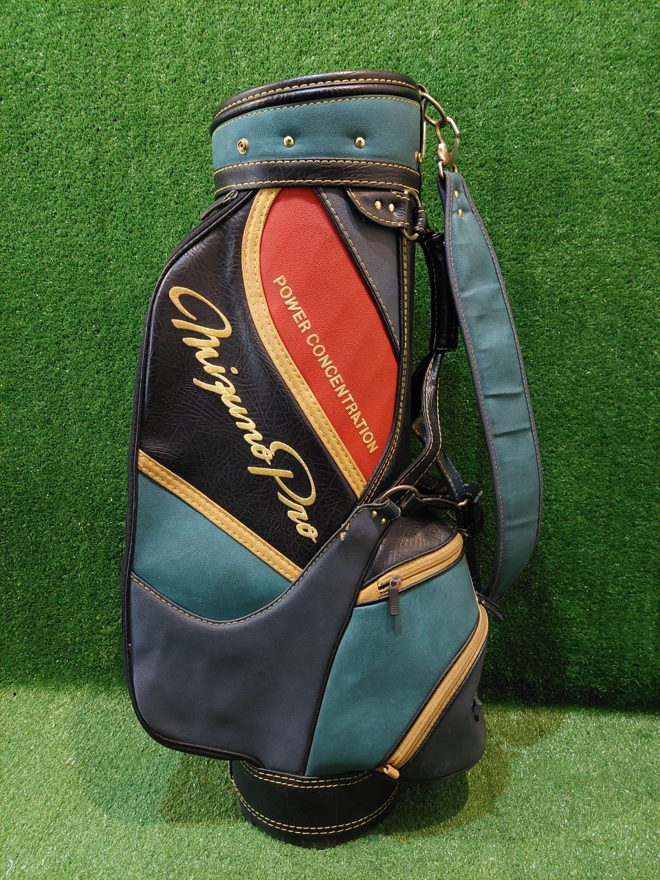 ถุงกอล์ฟในตำนาน MIZUNO PRO รุ่นดัง