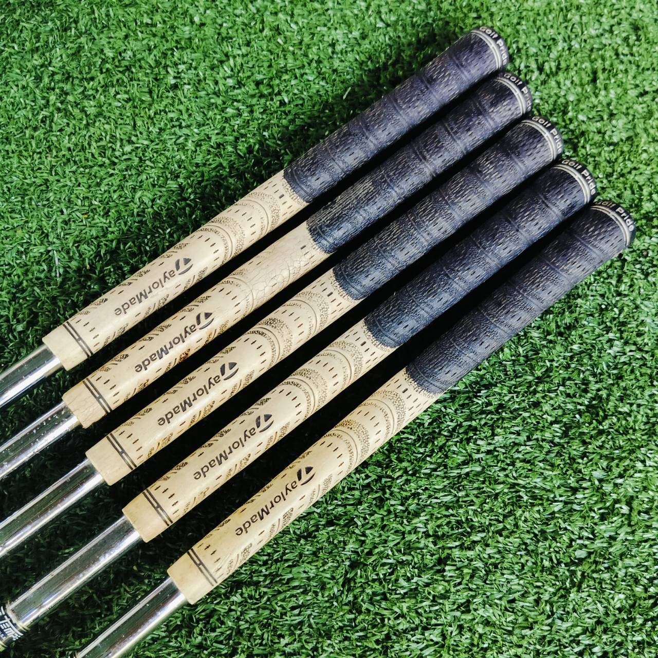 ชุดเหล็ก TAYLORMADE MC FORGED TOUR PREFERRED มีเหล็ก 6 - 9 เเละ PW รุ่นดังน่าโดน ก้าน DYNAMIC GOLD S200 เป็นเหล็ก FORGED ของแบรนด์ Taylormade ไม้กอล์ฟพรีเมี่ยมมือสอง ของแท้ By NakaraLuxurious