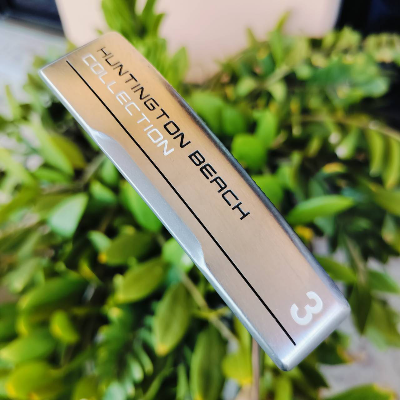 PUTTER HUNTINGTON BEACH COLLECTION 3 BY Cleveland ความยาว 33 นิ้ว สภาพสวยเดิมๆ หน้าสัมผัส เกาะไลน์อย่างมาก MILLED ลึก ไม้กอล์ฟพรีเมี่ยมมือสอง ของแท้ By NakaraLuxurious