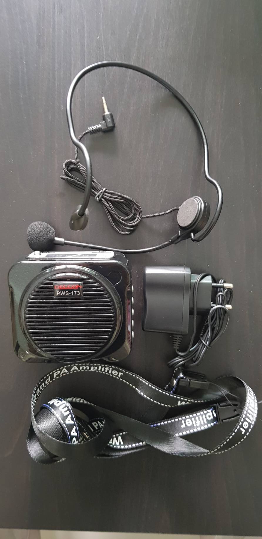 DECCON เครื่องเสียงพกพามีไมโครโฟนพร้อมใช้งาน คาดเอว รองรับการเปิดเพลง MP3 ผ่าน USB