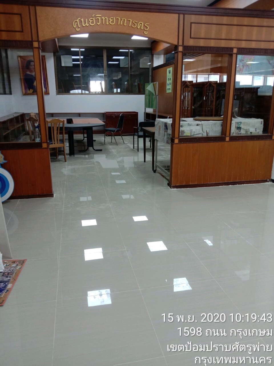 รร.สายปัญญา ปูกระเบื้องพื้น&ติดตั้งกระดานถนอมสายตา