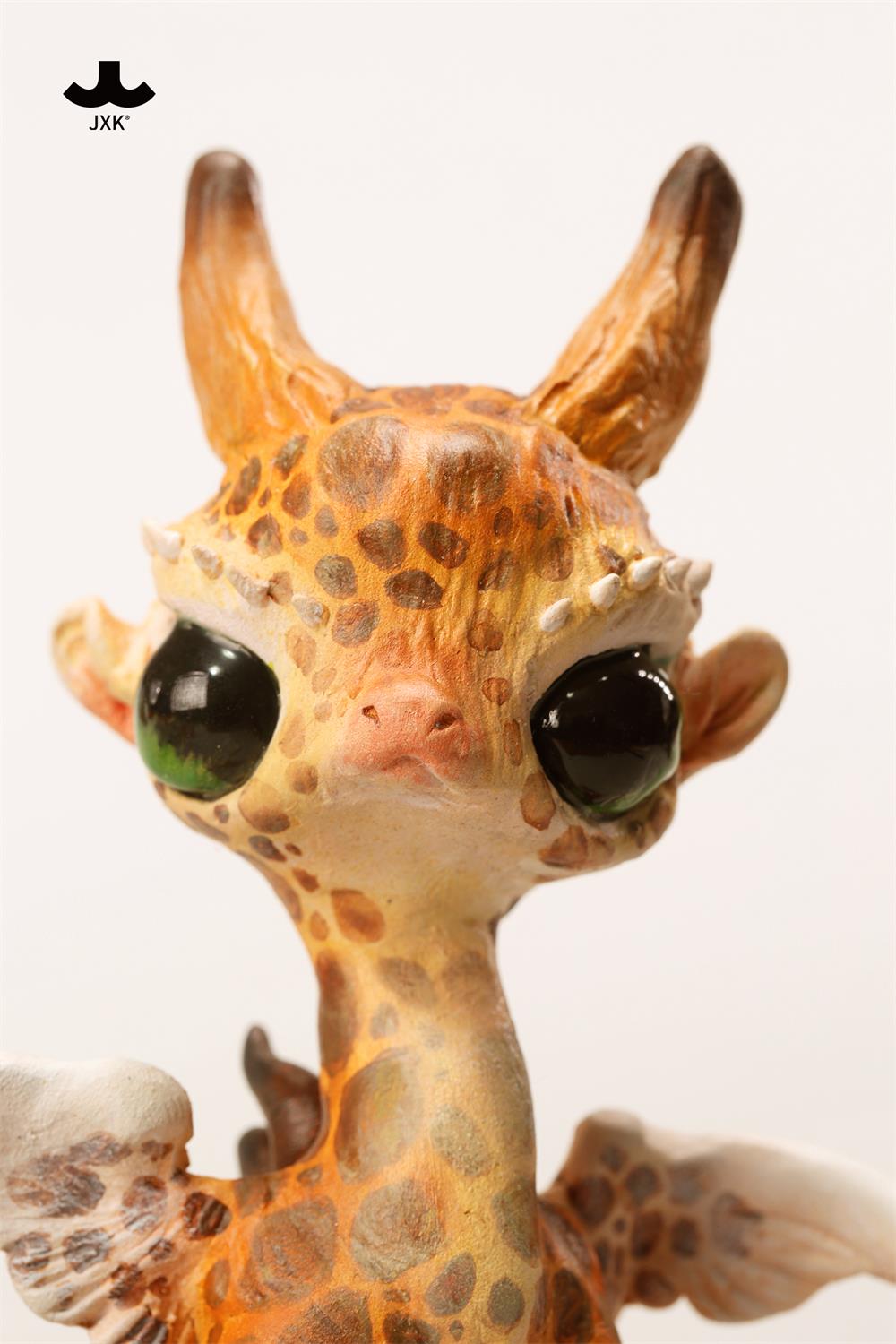[สั่งจอง] JXK R2504 : Global Artists Series - Magical Elf Giraffe (Roshia Ilumi Forest)