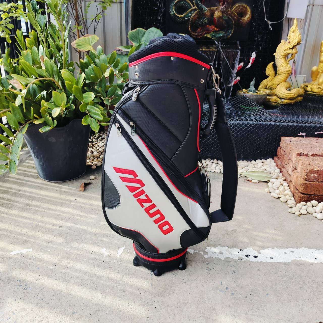 ถุงกอล์ฟ MIZUNO ของแท้ มือสอง สภาพสวยมาก ถุง TOUR ใบใหญ่ แต่น้ำหนักเบา ช่องใส่ของดีมากๆ ถุงกอล์ฟพรีเมี่ยมมือสอง ของแท้ By NakaraLuxuriious
