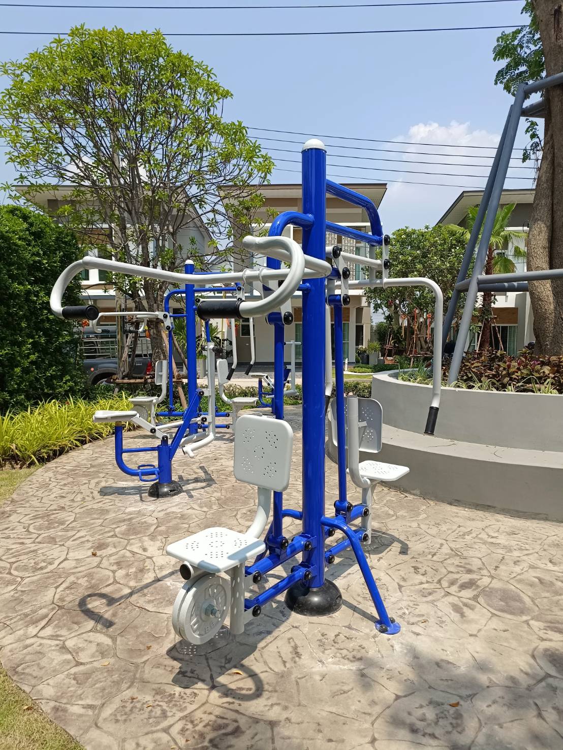 เครื่องออกกำลังกาย กลางแจ้ง ชุดอุปกรณ์บริหารแขน-หัวไหล่-หน้าอก (แบบดันยกตัวคู่) ลานกีฬา อเนกประสงค์ สนามกีฬา ผลิตในไทย สั่งทำตามสีที่ต้องการได้