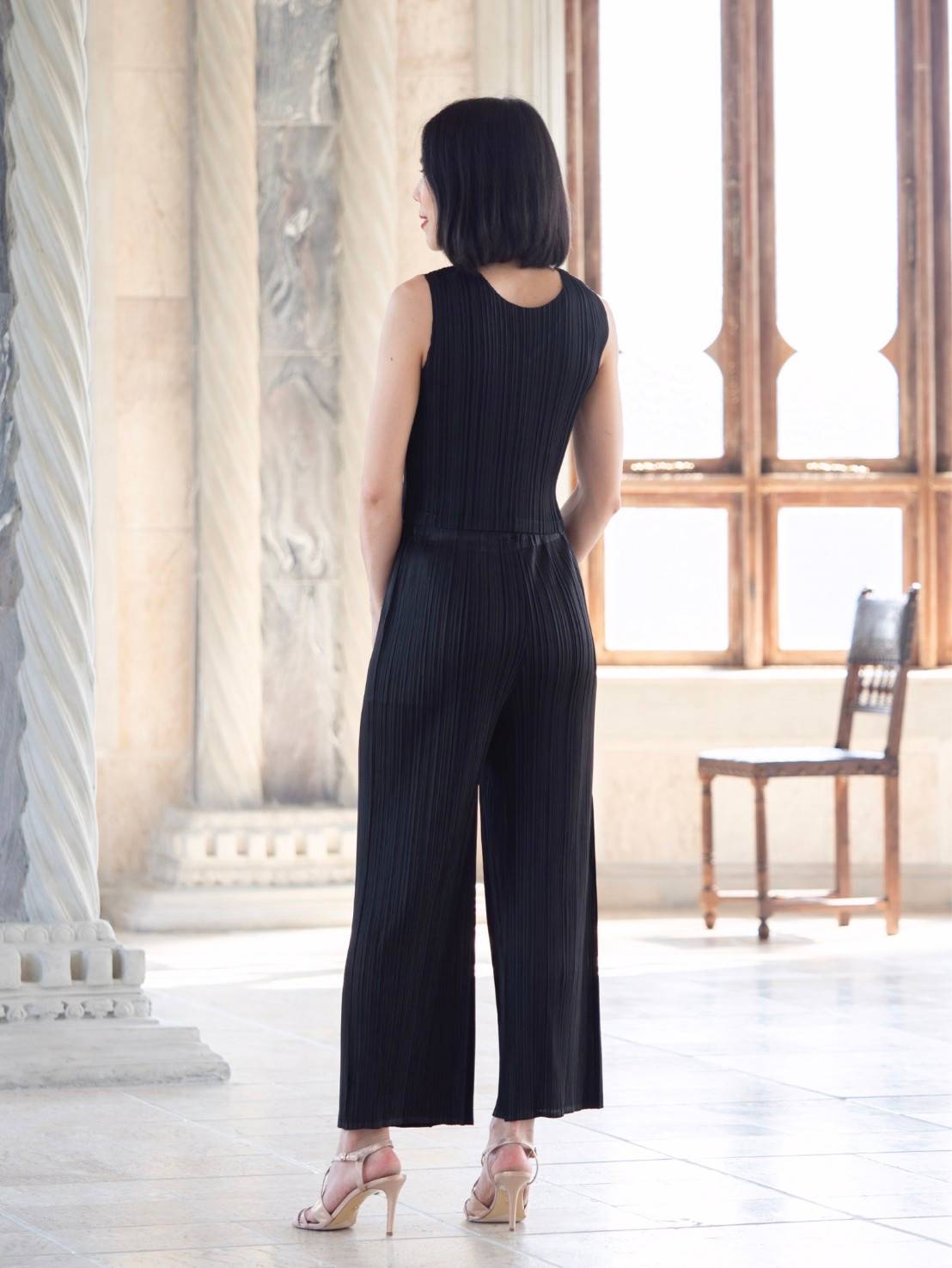 ยาว 16.5นิ้ว 2MUAY BASIC รุ่น GJO7739 SLEEVELESS V NECK CROP PLEATED TOP เสื้ออัดพลีทงานคุณภาพ เสื้อครอป 13สี FREE SIZE