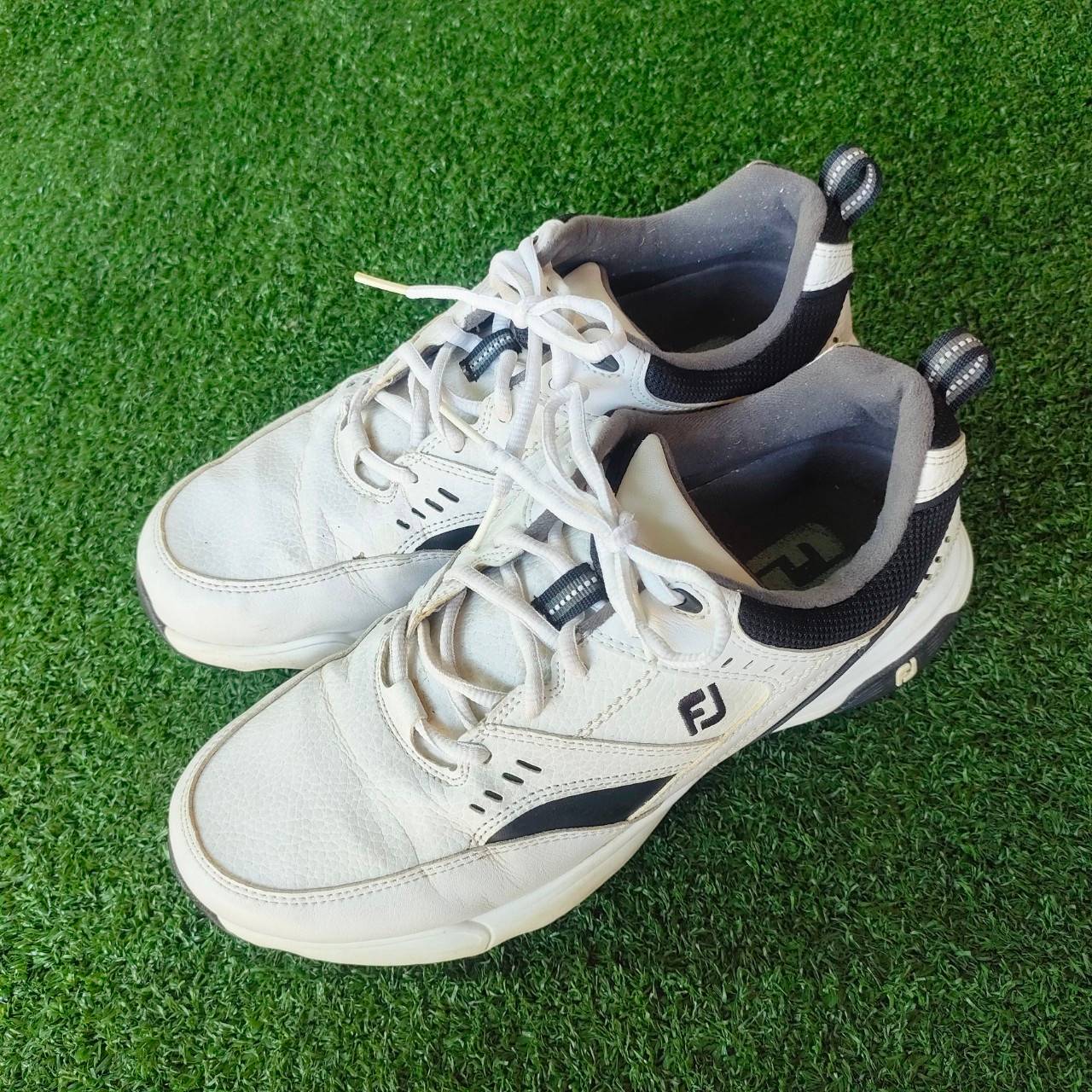 รองเท้ากอล์ฟ FJ มือสอง ขนาดไชส์ 8 XW ของแท้ สภาพใส่น้อยมาก สวยเดิมๆ ไม้กอล์ฟพรีเมี่ยมมือสอง ของแท้ By NakaraLuxurious