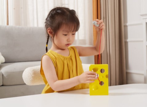 ชุดฝึกร้อยเชือกหนูกินก้อนชีส ของเล่นเสริมพัฒนาการ, ของเล่นเด็กอนุบาล, สื่อการสอนเด็กอนุบาล วัสดุและสี ปลอดภัยต่อเด็ก มีมาตรฐาน มอก. ตามที่ สพฐ. กำหนด