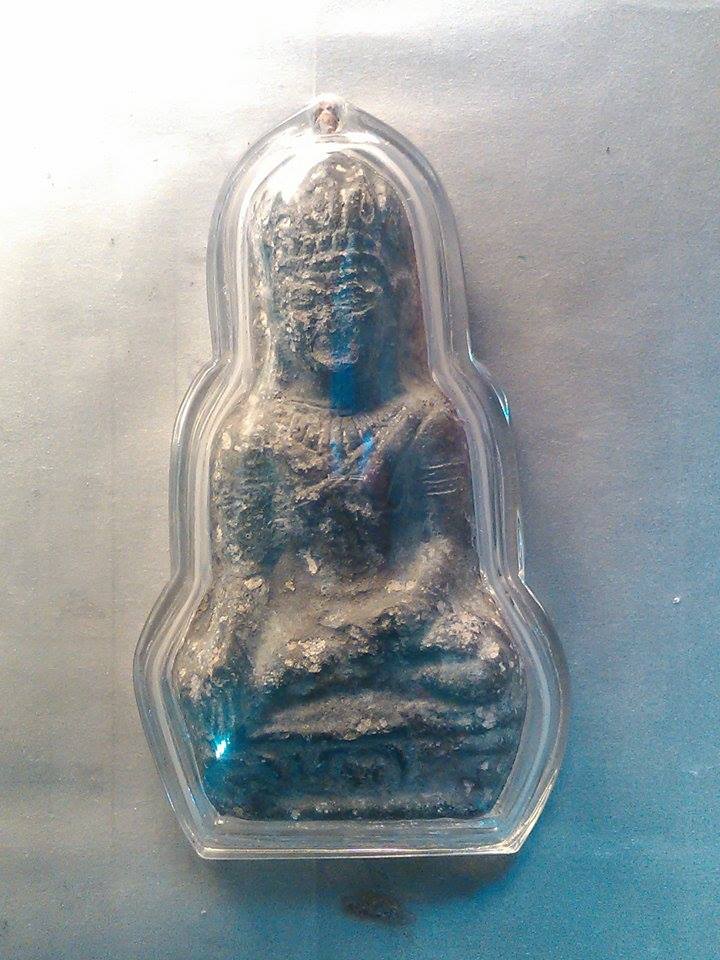 (ขายแล้ว)พระกรุ เทริดขนนก ศิลป ลพบุรี เนื้อชินเงิน 2000/-