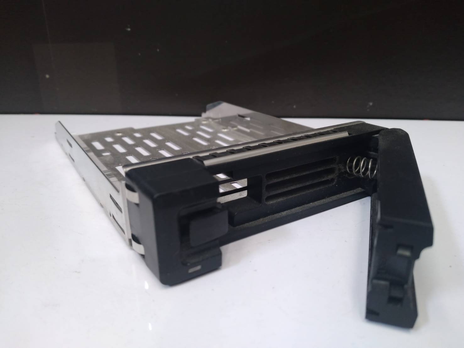 Synology HDD Tray Type R7 - > RS2416RP+, RS2416+, RX1215sas