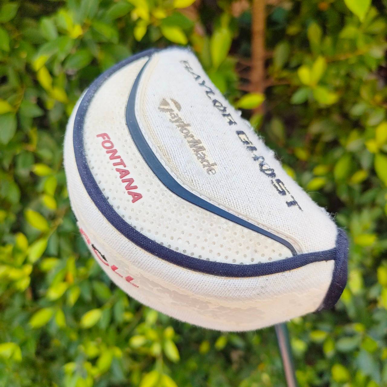 PUTTER TAYLORMADE RAYLOR GHOST FO-72 ความยาว 34 นิ้ว มี COVER เดิมๆ ชดเชยความผิดพลาดสูงสุด กระจายน้ำหนักได้ดีมาก เส้นเล็งยาว เล็งง่าย หน้าสัมผัส PURE ROLL สุดยอดเกาะไลน์ ไม้กอล์ฟมือสอง ของแท้ BY NakaraLuxurious