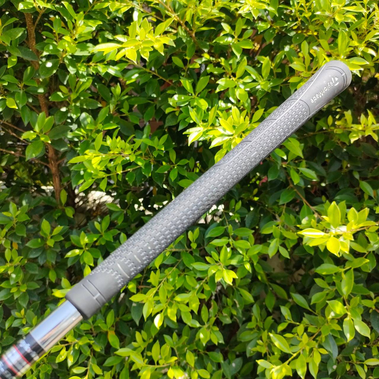 ชุดเหล็ก TAYLORMADE 360 มีเหล็ก 3-9 เเละ PW ก้าน TAYLORMADE S-90 เหล็กใบใหญ่สุดในซีรี่ครับ ตีง่ายและได้ระยะสุดๆ ยังผสม วัสดุ ทังเสตน วางได้บล๊านซ์มาก ตีลูกลอยง่าย ได้ระยะจัดๆเลยครับ ก้านเหล็กเบาเพียงแค่ 90 กรัมเท่านั้น เร่งระยะ ความสนุกได้แบบสุดๆ