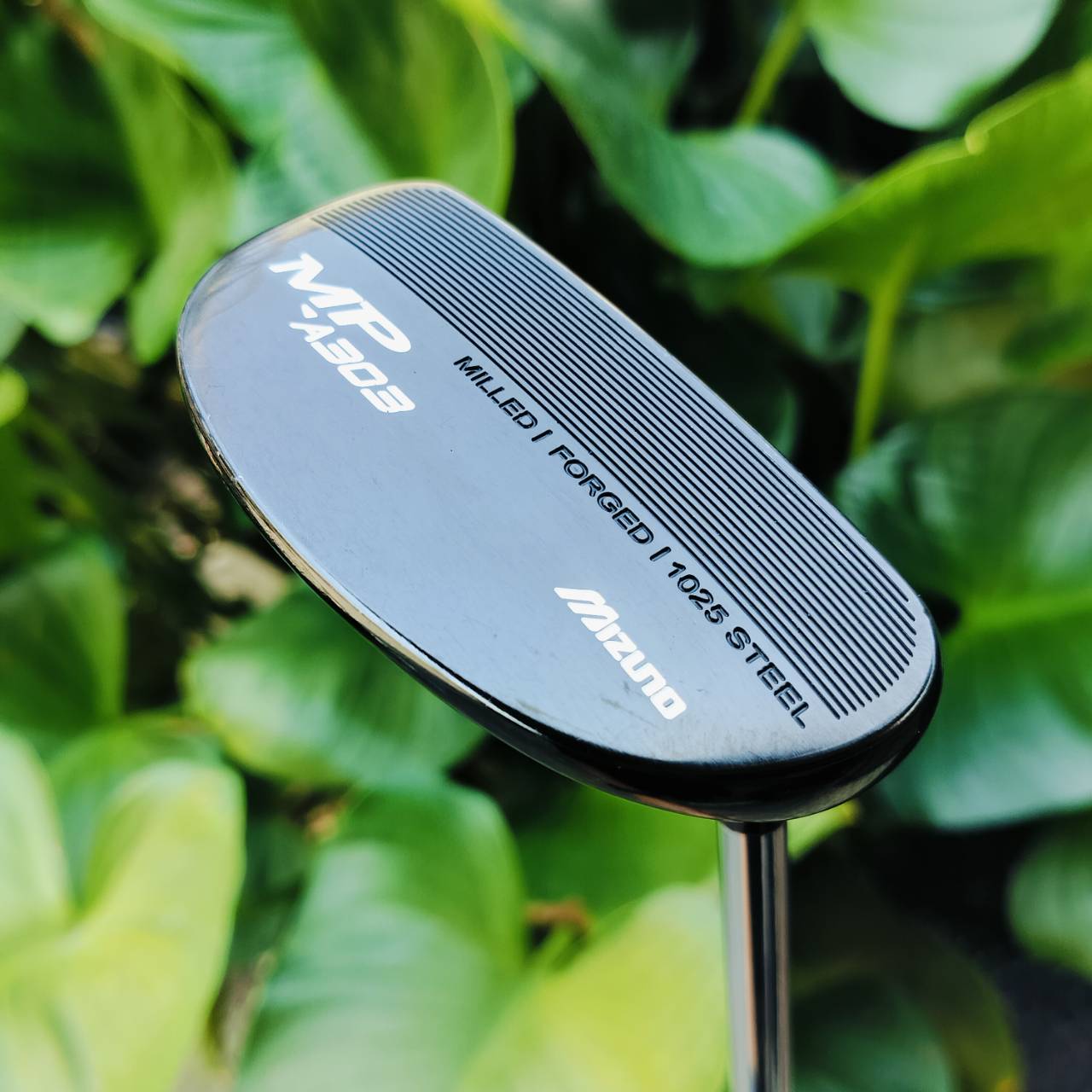 PUTTER MIZUNO MPA303 MILLED FORGED 1023 STEEL ความยาว 34 นิ้ว กริพ GOLF PRIDE เป็นสุดยอดของสุดยอดพัตเตอร์ ไม้กอล์ฟพรีเมี่ยมมือสอง ของแท้ By NakaraLuxurious