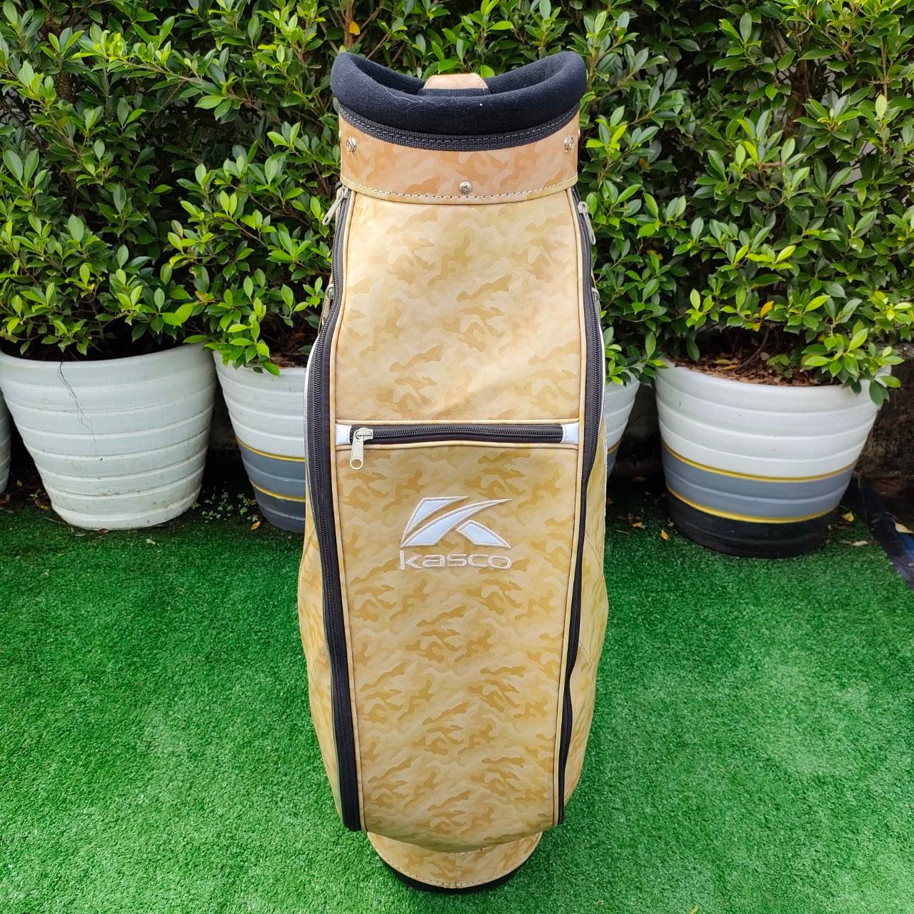 ถุงกอล์ฟ KASCO มือสอง ของแท้ สภาพสวยนางฟ้า ยังไม่แกะพลาสติก ที่สายสะพายครับ .