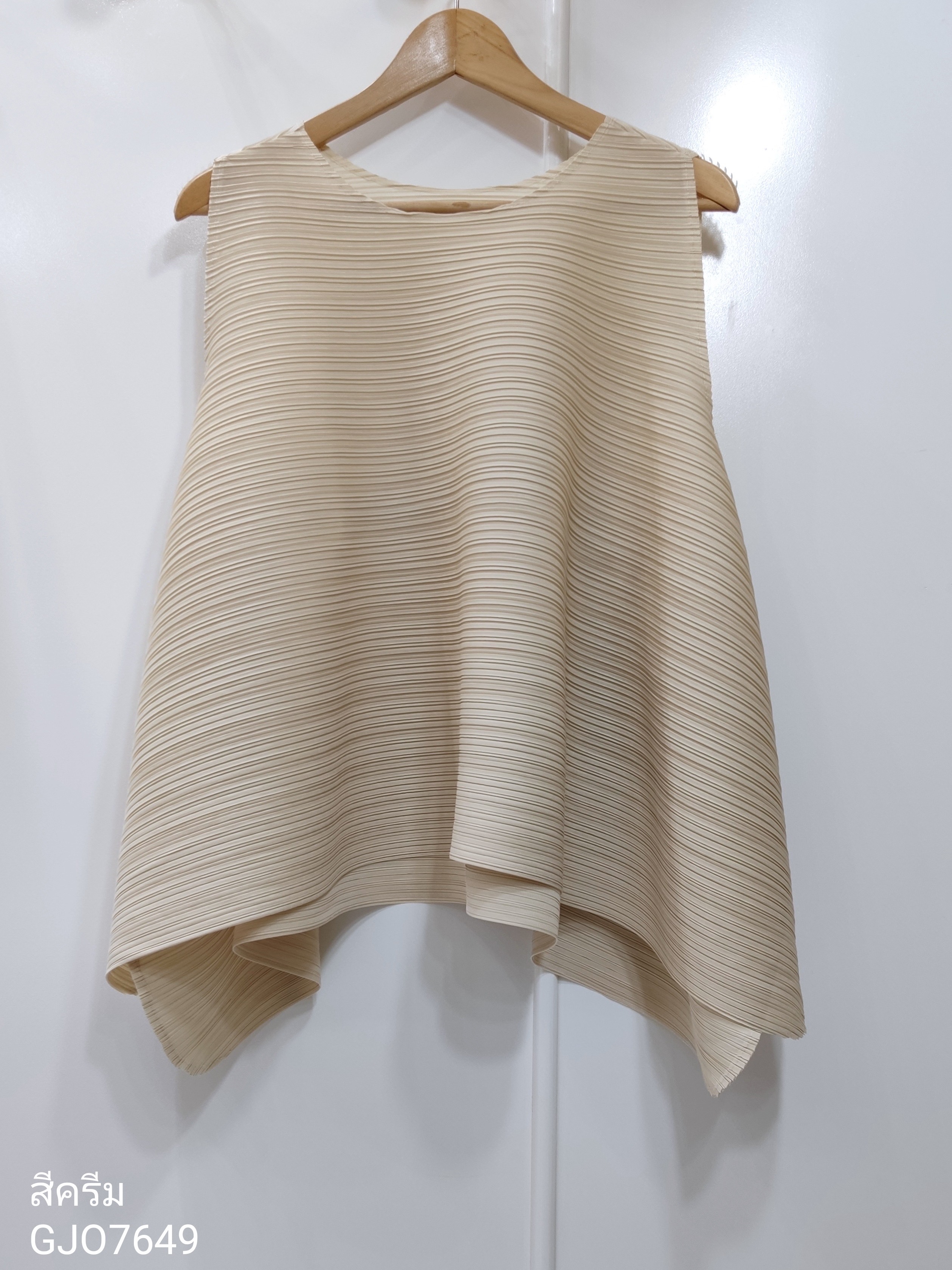ปรับราคาลง20%!! 2MUAY รุ่น GJO7649 เสื้ออัดพลีทคุณภาพ SLEEVELESS CINCHED WAIST PLEATED TOP 11 สี FREE SIZE