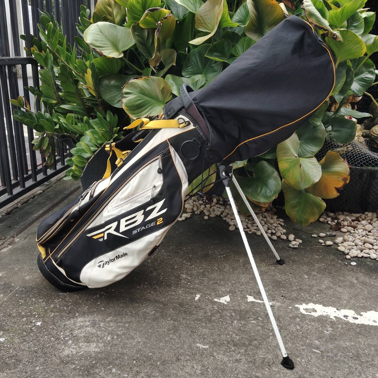 ถุงกอล์ฟขาตั้ง TaylorMade RBZ Stage 2