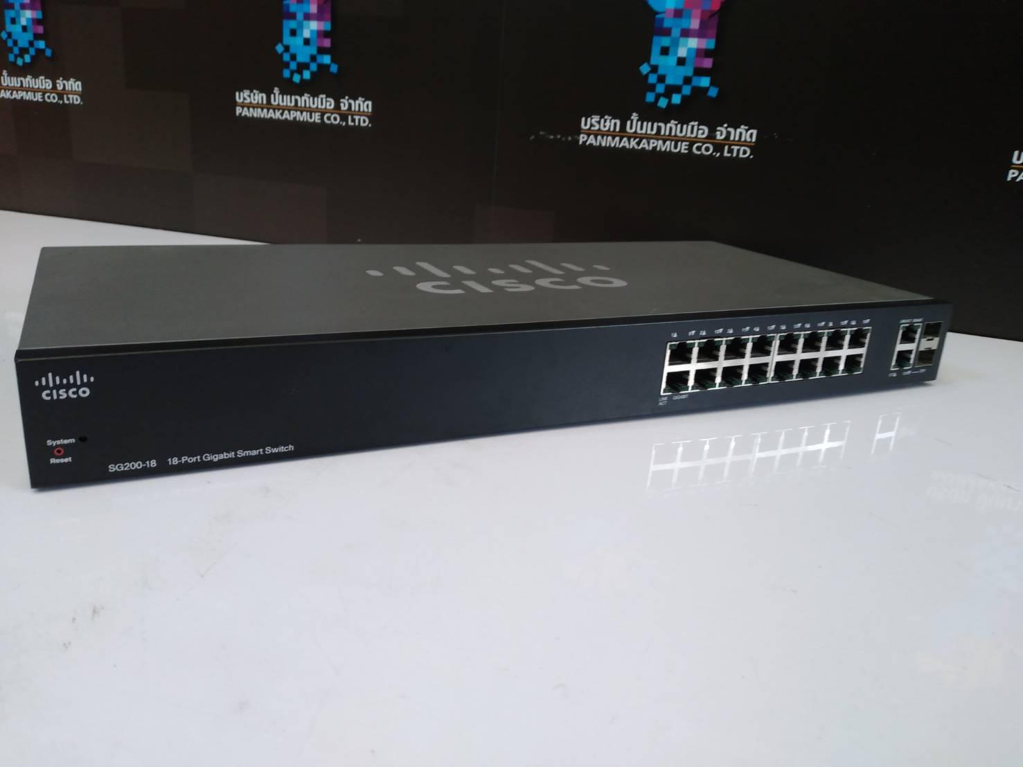 Cisco Small Business Smart sg200-18 managed switch 16
