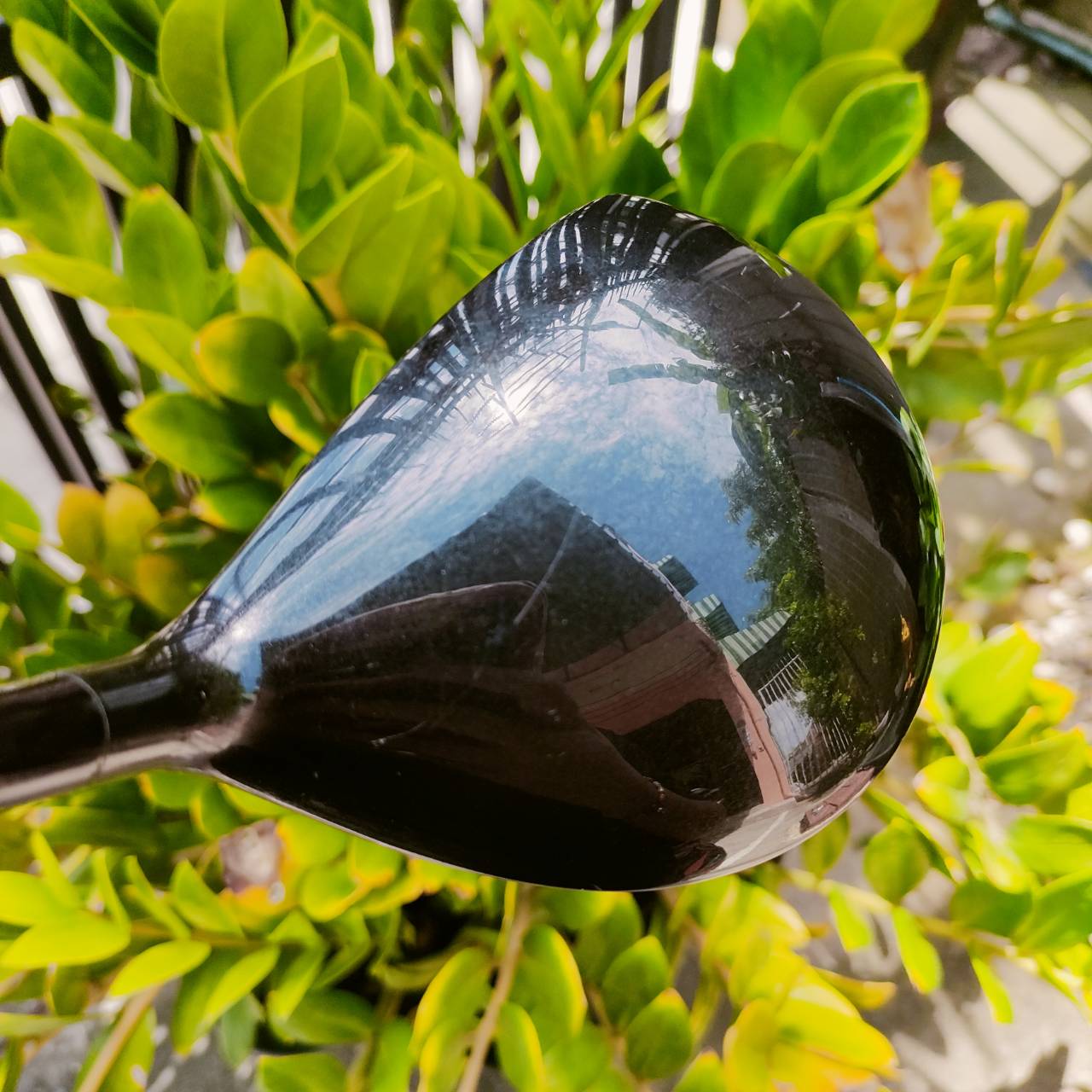 Driver SNAKE EYE องศา 10.5 ก้าน GRAPHITE DESIGND FLEX R หัววัสดุ FORGED TITANIUM 2 ชิ้น เป็นหัว CUSTOM ที่ทำออกมาแบบเจ๋งๆ ไม้กอล์ฟพรีเมี่ยมมือสอง ของแท้ By NakaraLuxurious