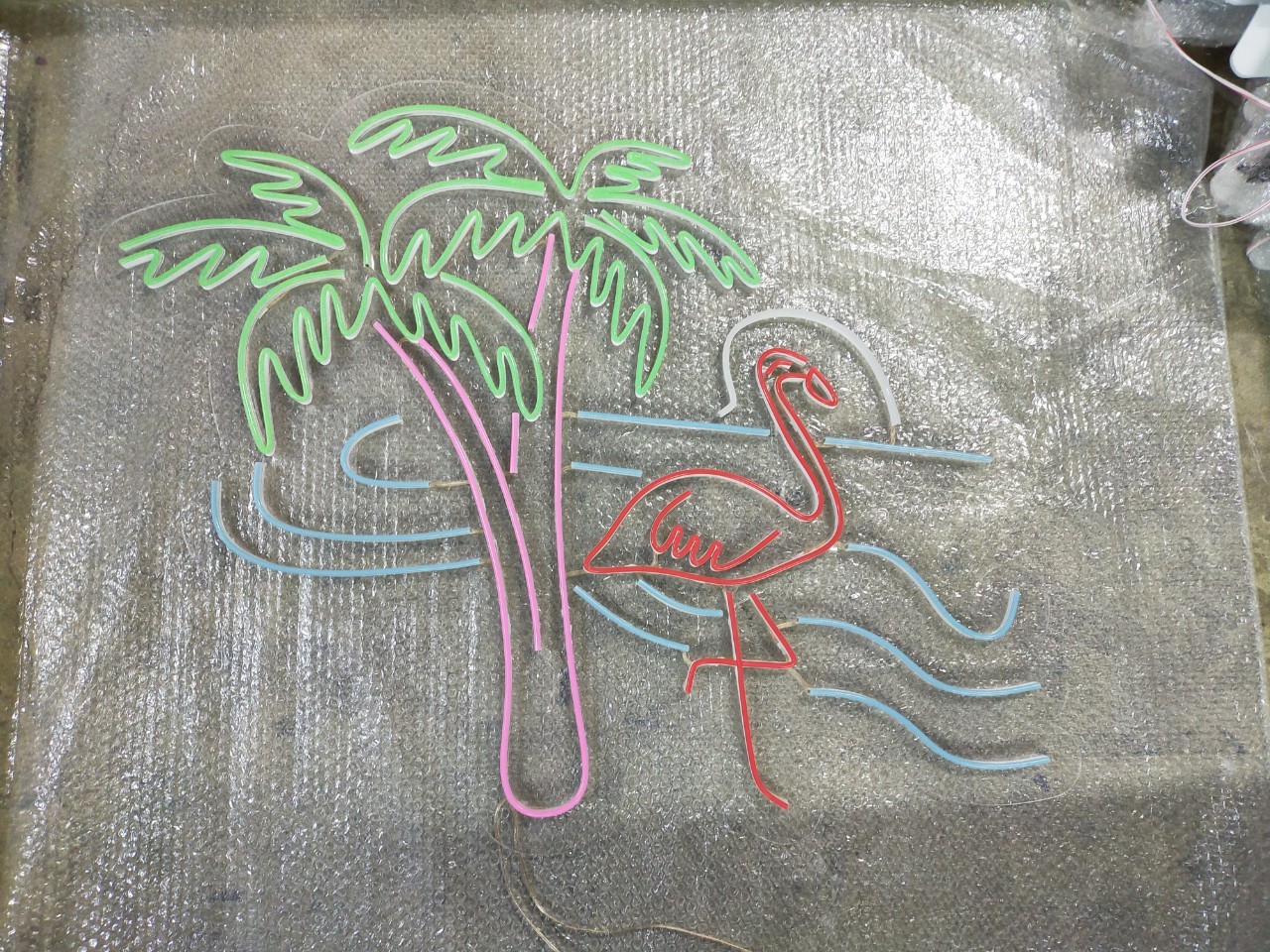 ไฟนีออน เฟค