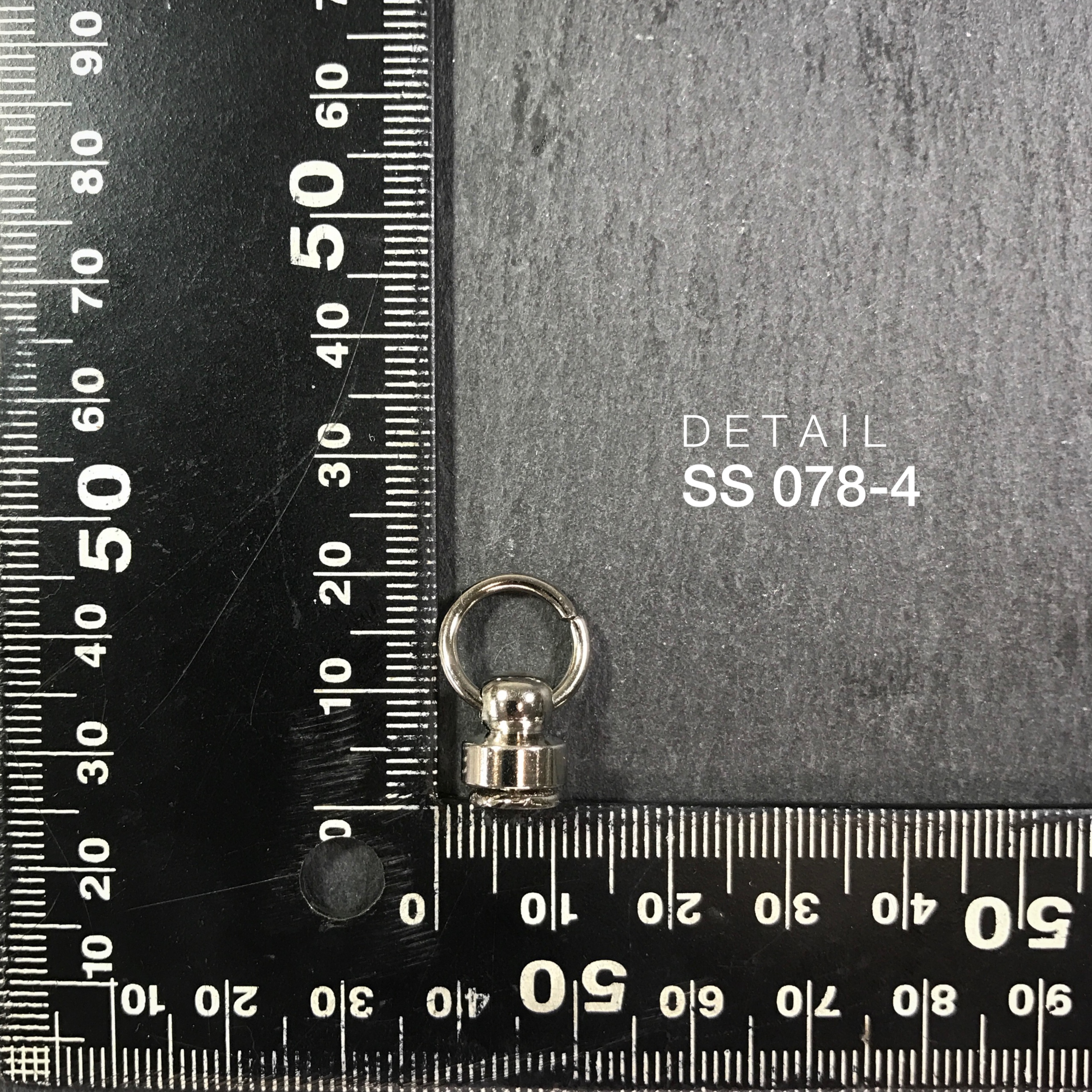 SS078 ห่วงสามเหลี่ยมเรดมูน เนื้อทองเหลืองชุบเงิน *ราคาต่อชิ้น** leatherbrass