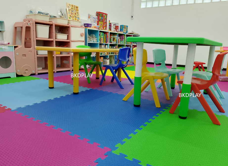 ชุดโต๊ะประถมพร้อมเก้าอี้ 6 ตัว โต๊ะสี่เหลี่ยมผืนผ้าขาพลาสติก พร้อมส่ง โต๊ะนักเรียน โต๊ะเขียนหนังสือ โต๊ะทานข้าว โต๊ะกิจกรรมพร้อมเก้าอี้เด็ก โต๊ะพลาสติก