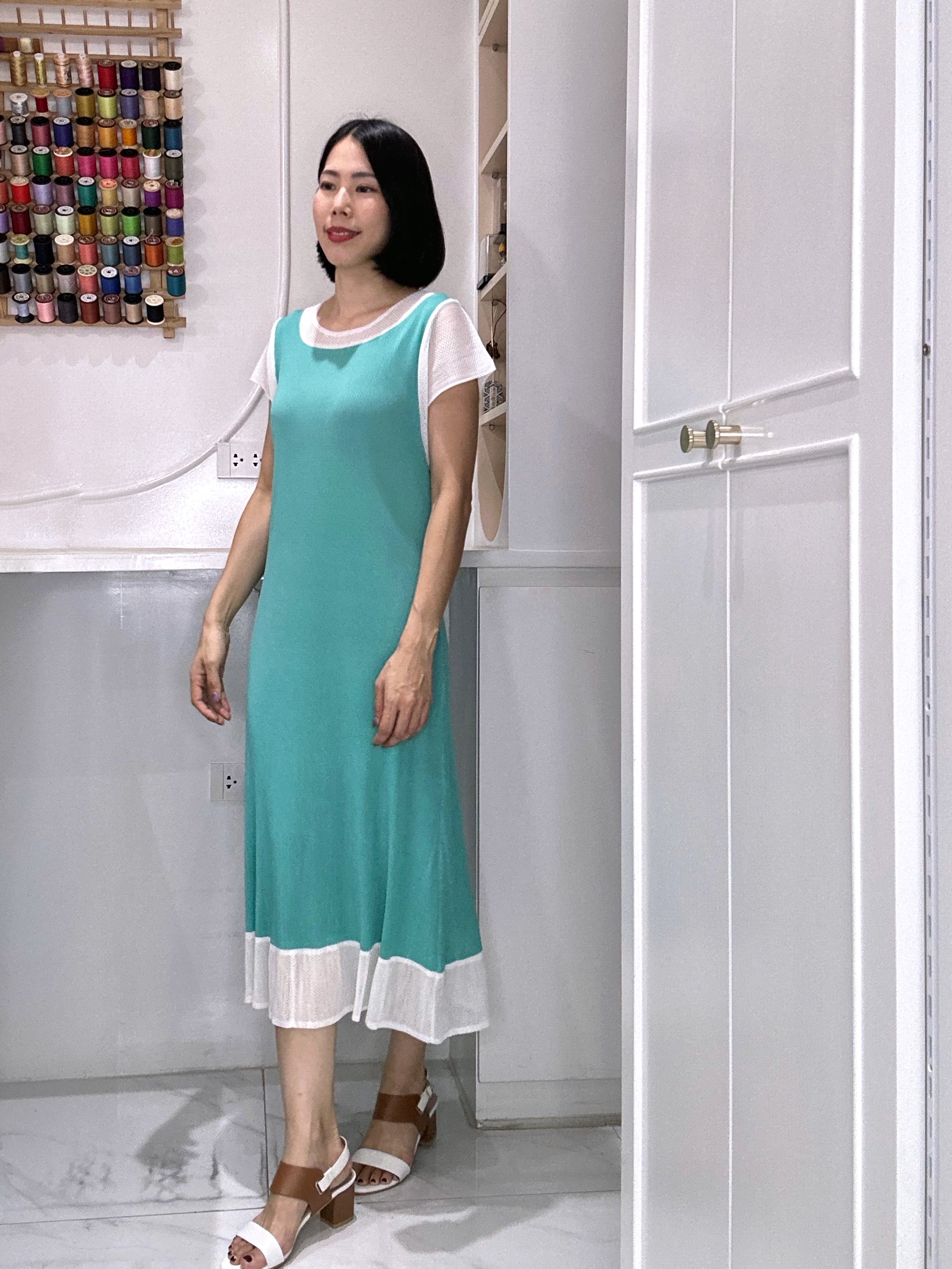 ปรับราคาลง20%!! 2MUAY รุ่น GJO1321 เดรสพลีทคุณภาพ TWO TONE SHORT SLEEVE PLEATED DRESS 6 สี FREE SIZE