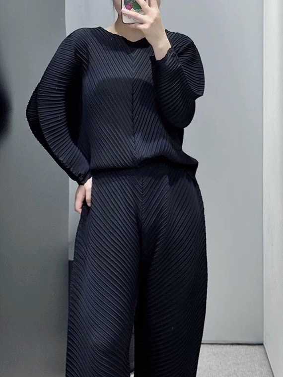 ปรับราคาลง20%!! 2MUAY รุ่น CX01622T เสื้ออัดพลีทคุณภาพ V NECK LONG SLEEVE PLEATED TOP 3 สี FREE SIZE