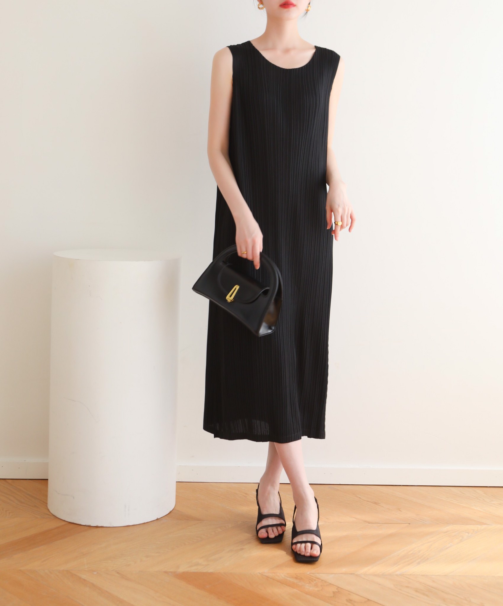 2MUAY BASIC รุ่น GJO7729 SLEEVELESS PLEATED DRESS เดรสผู้หญิง เดรสพลีทคุณภาพ 12สี