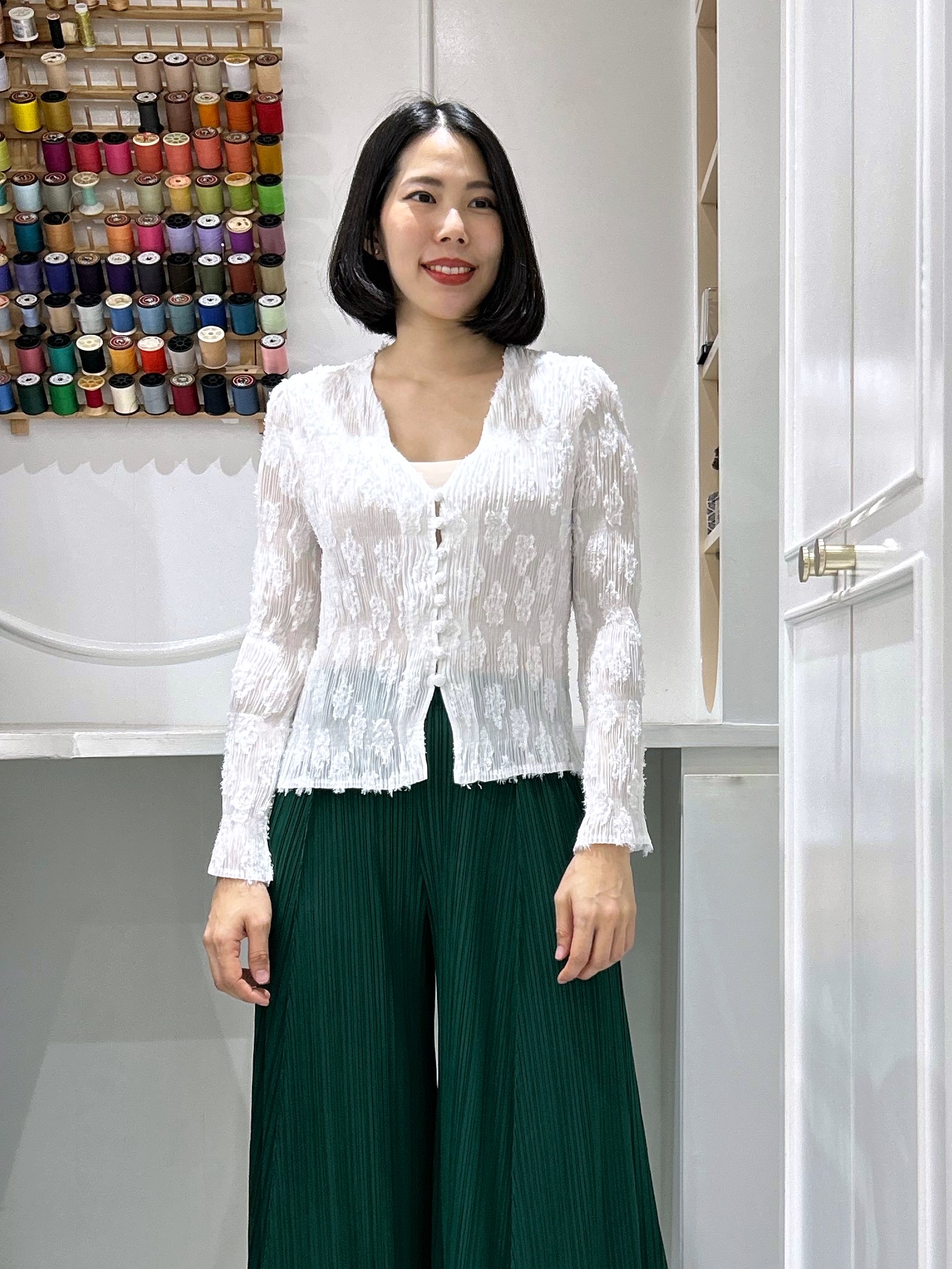 ปรับราคาลง20%!! 2MUAY รุ่น GJO2025 เสื้ออัดพลีทคุณภาพ V NECK BUTTON FRONT CRINKLE PLEATED TOP 6 สี FREE SIZE