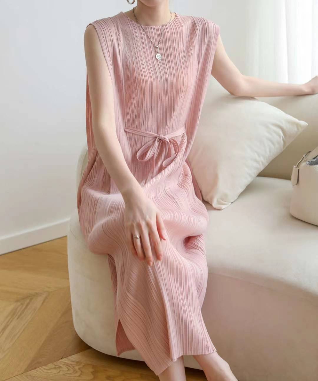2MUAY รุ่น GJO7655 SIMPLE BOW TIE PLEATED DRESS เดรสผู้หญิง เดรสพลีทคุณภาพ 15สี FREE SIZE