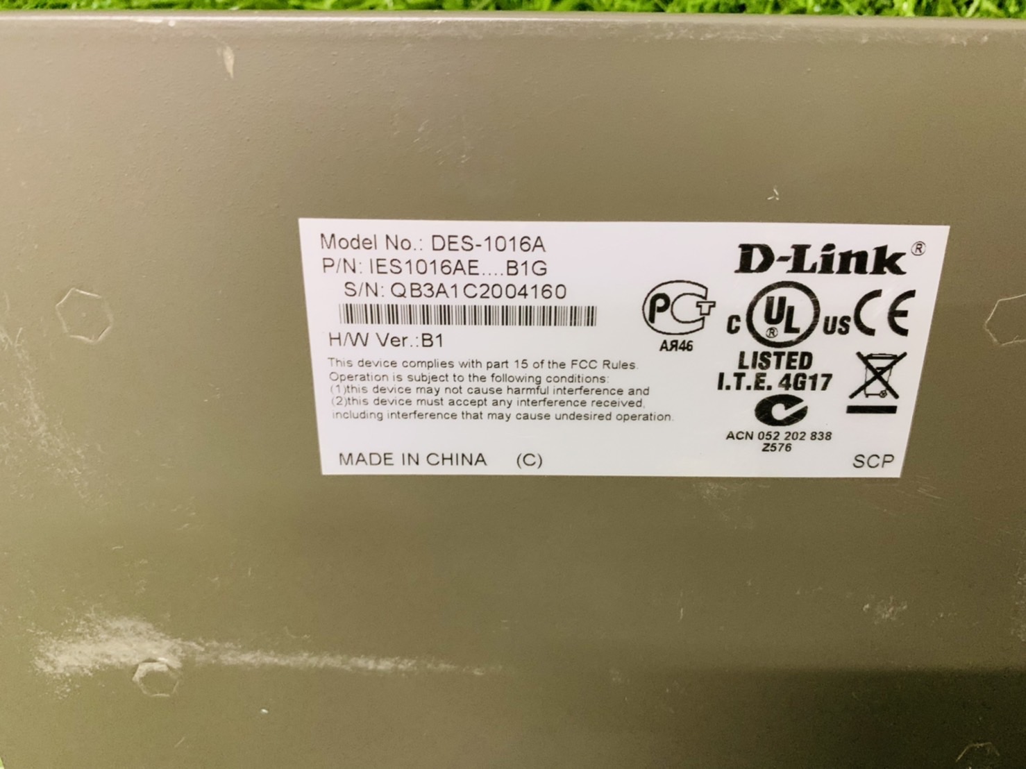 D-Link DES-1016A 16-Port 10/100 Network Switch