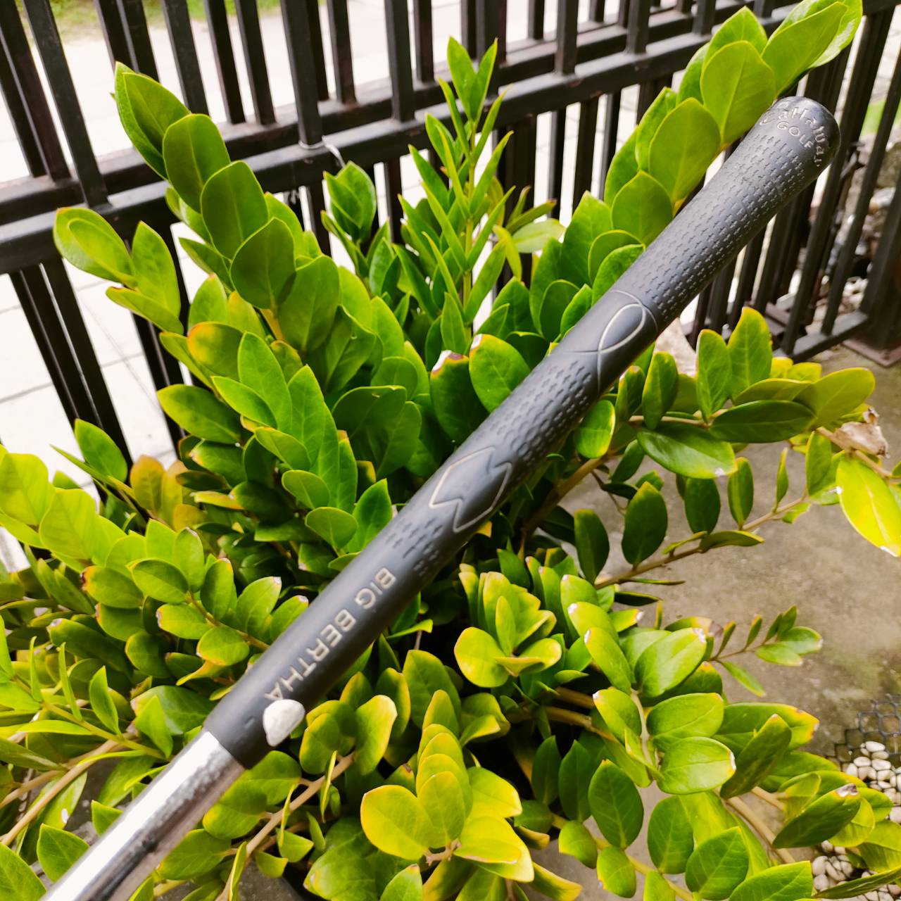 เหล็ก 8 Callaway STEEL HEAD X-14 เป็นเหล็กที่ตีง่าย และขนาดใบกำลังดี ก้านเสียบทะลุ ตีลอยง่าย ได้ฟีลลิ่ง ไม้กอล์ฟพรีเมี่ยมมือสอง ของแท้ By NakaraLuxurious