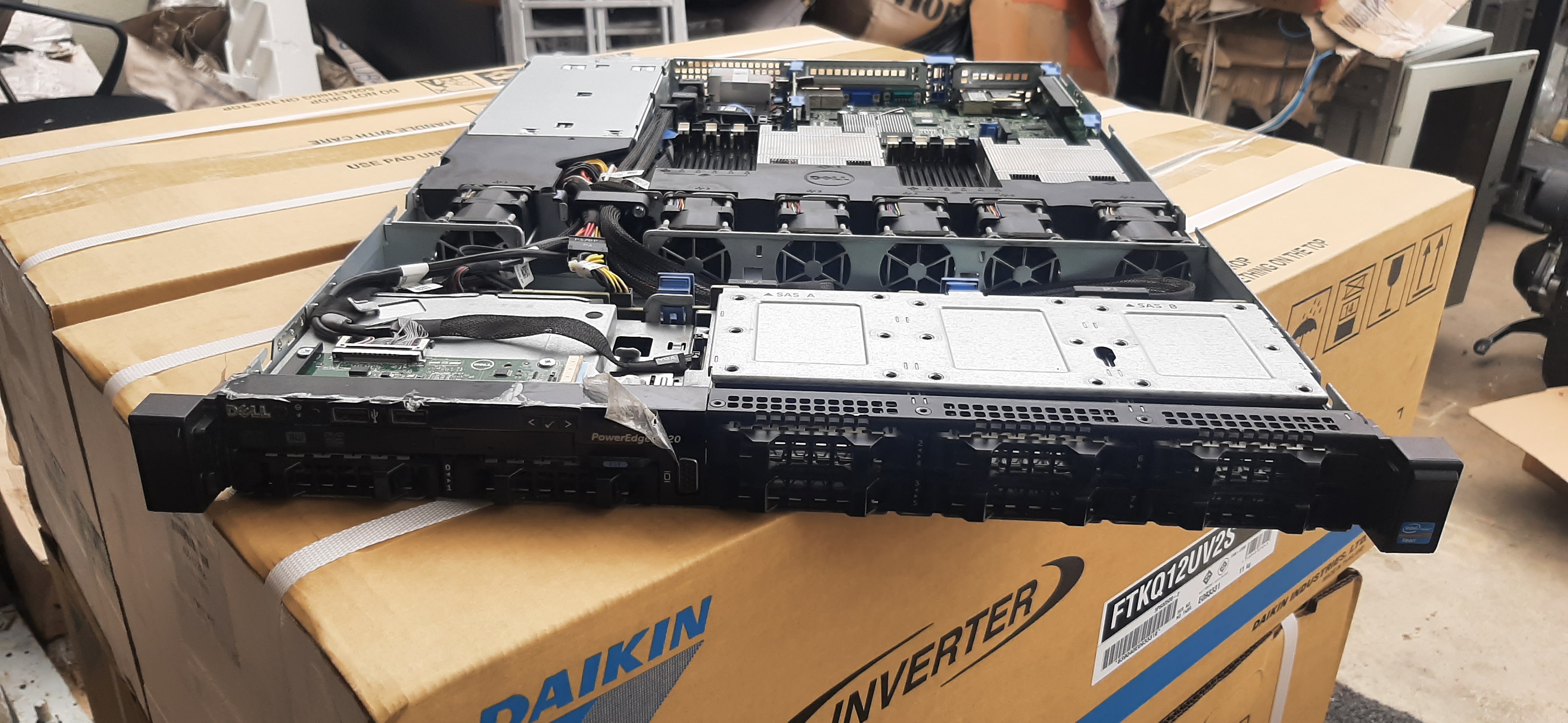 Server Dell R420 มือสอง มีประกันร้าน ดูแลดี (E5-2407 x2 Ram32GB SSD240GB x3 Power x2)