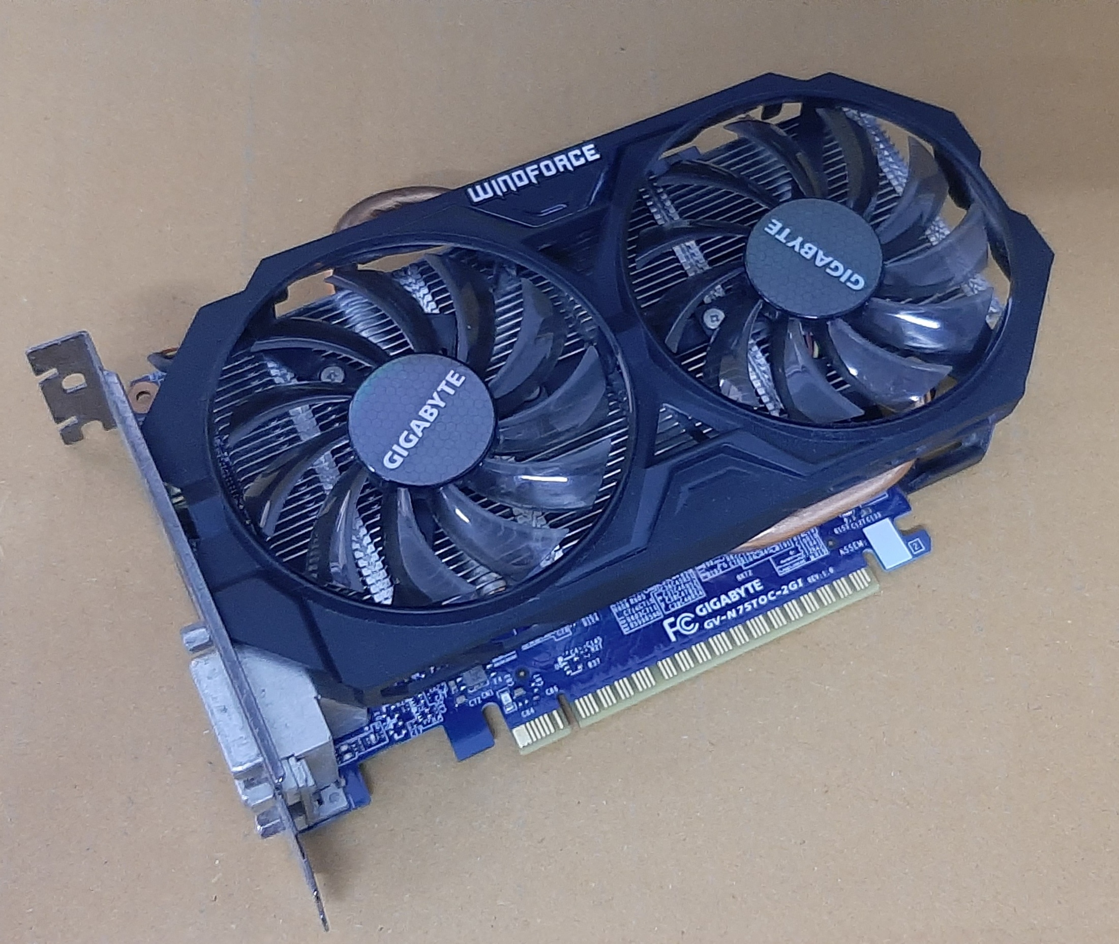 การ์ดจอมือสอง ยี่ห้อ Gigabyte รุ่น GTX750Ti 2GB DDR5 ประกันร้าน 1 เดือน