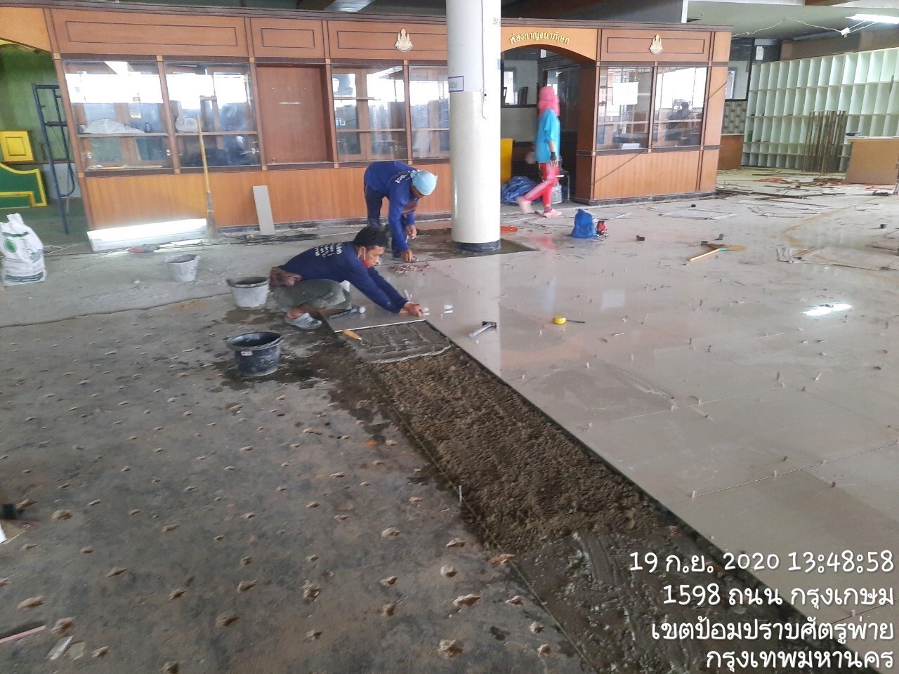 รร.สายปัญญา ปูกระเบื้องพื้น&ติดตั้งกระดานถนอมสายตา