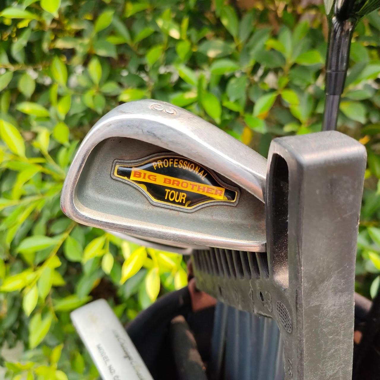 FULLSET CALLISO TSZ ทั้งชุดประกอบด้วย DRIVER FAIRWAY 2 ชิ้น ชุดเหล็ก มีเหล็ก 3-9 เเละ PW SW PUTTER เเละ พร้อมถุงกอล์ฟ ครบชุดสามารถออกรอบได้เลยครับ ราคาพิเศษสุดๆเลยครับ
