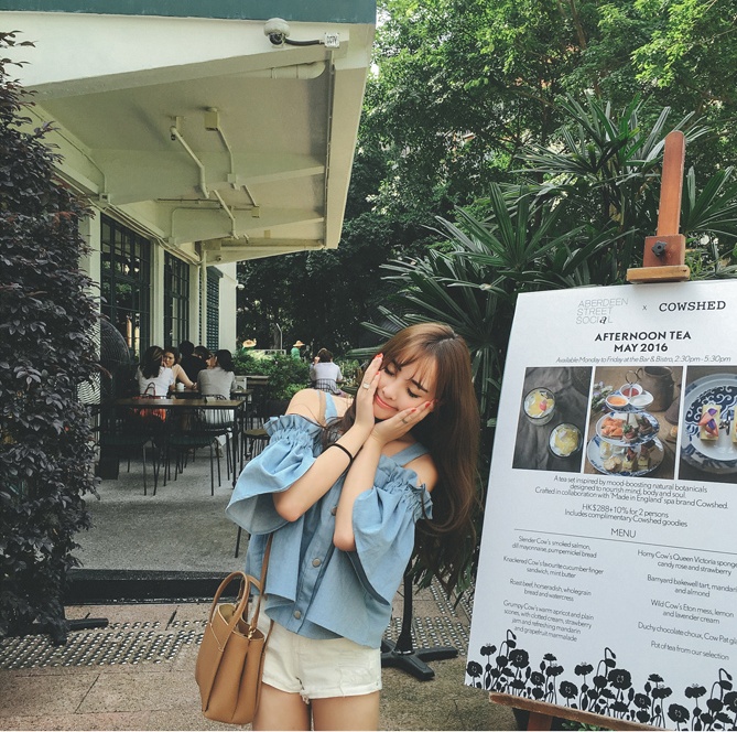 เสื้อปาดไหล่ ยีนส์สุดเซ็กซี่ๆๆ น่ารักค่ะ งานดีงานเนี๊ยบจร้า