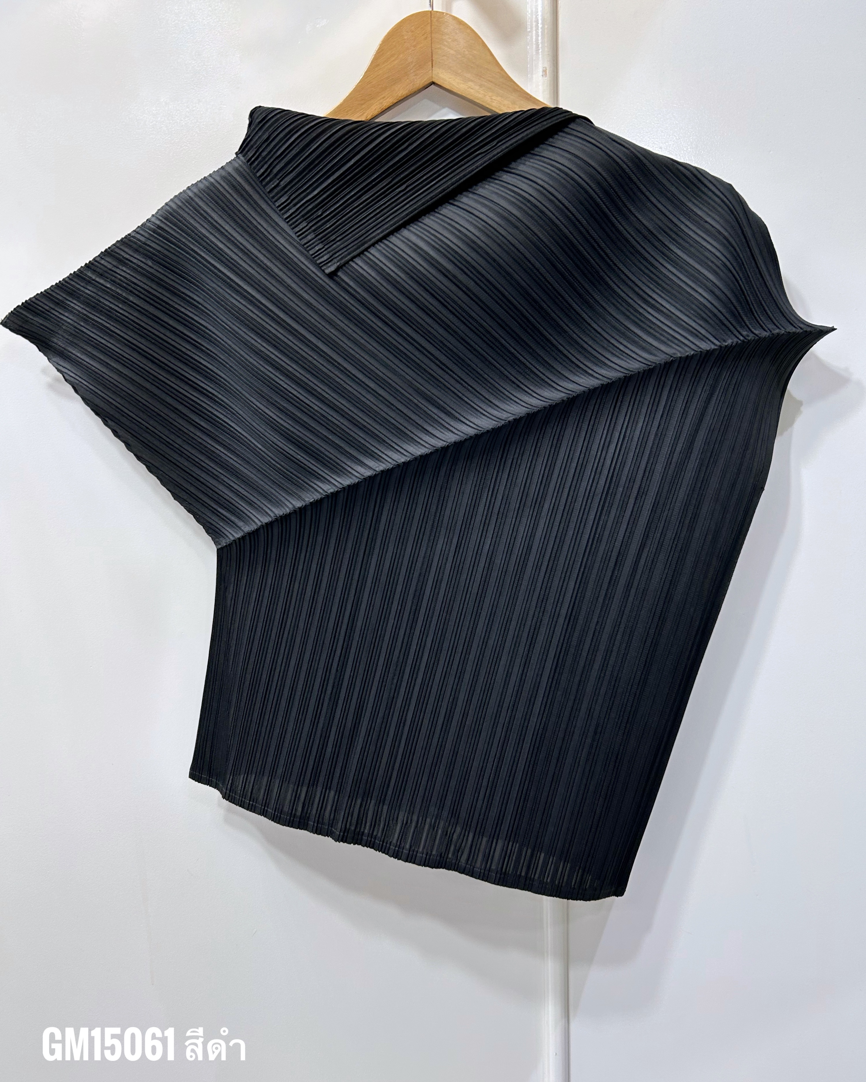 อกถึง 40 นิ้ว 2MUAY รุ่น GM15061 เสื้ออัดพลีท FOLD NECK ASYMMETRIC PLEATED TOP 12สี FREE SIZE