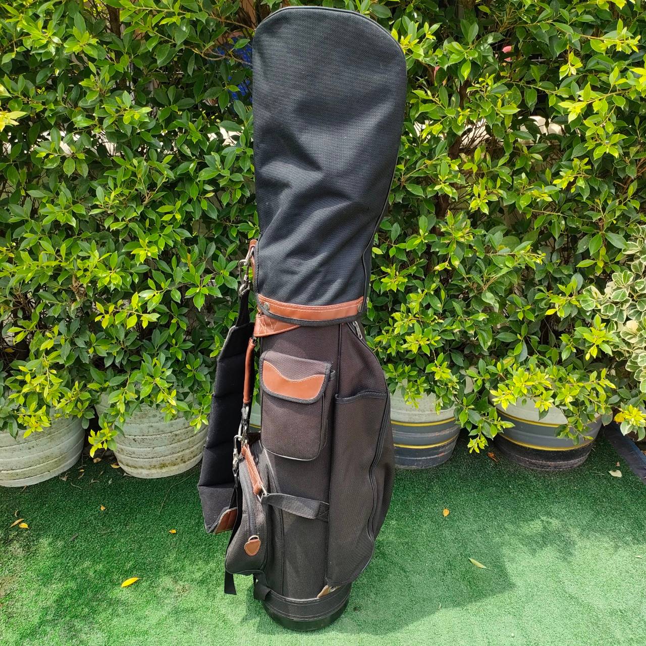 FULLSET DAIWA TEAM DAIWA 301-01 ทั้งชุดประกอบด้วย หัวไม้ 1 , 3 ก้าน DAIWA TR-VII FLEX R ชุดเหล็ก 4-9 เเละ PW SW PUTTER DAIWA พร้อมถุงกอล์ฟ พร้อมออกรอบได้เลยนะครับ