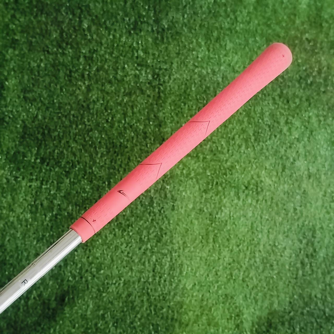 ** ไม้กอล์ฟมือซ้าย ** ชุดเหล็ก WORLD EAGLE F-01 α ก้านเหล็ก FLEX R กริพเดิมทุกชิ้น มีเหล็ก 6 7 8 9 PW SW ไม้กอล์ฟพรีเมี่ยมมือสอง ของแท้ By NakaraLuxurious