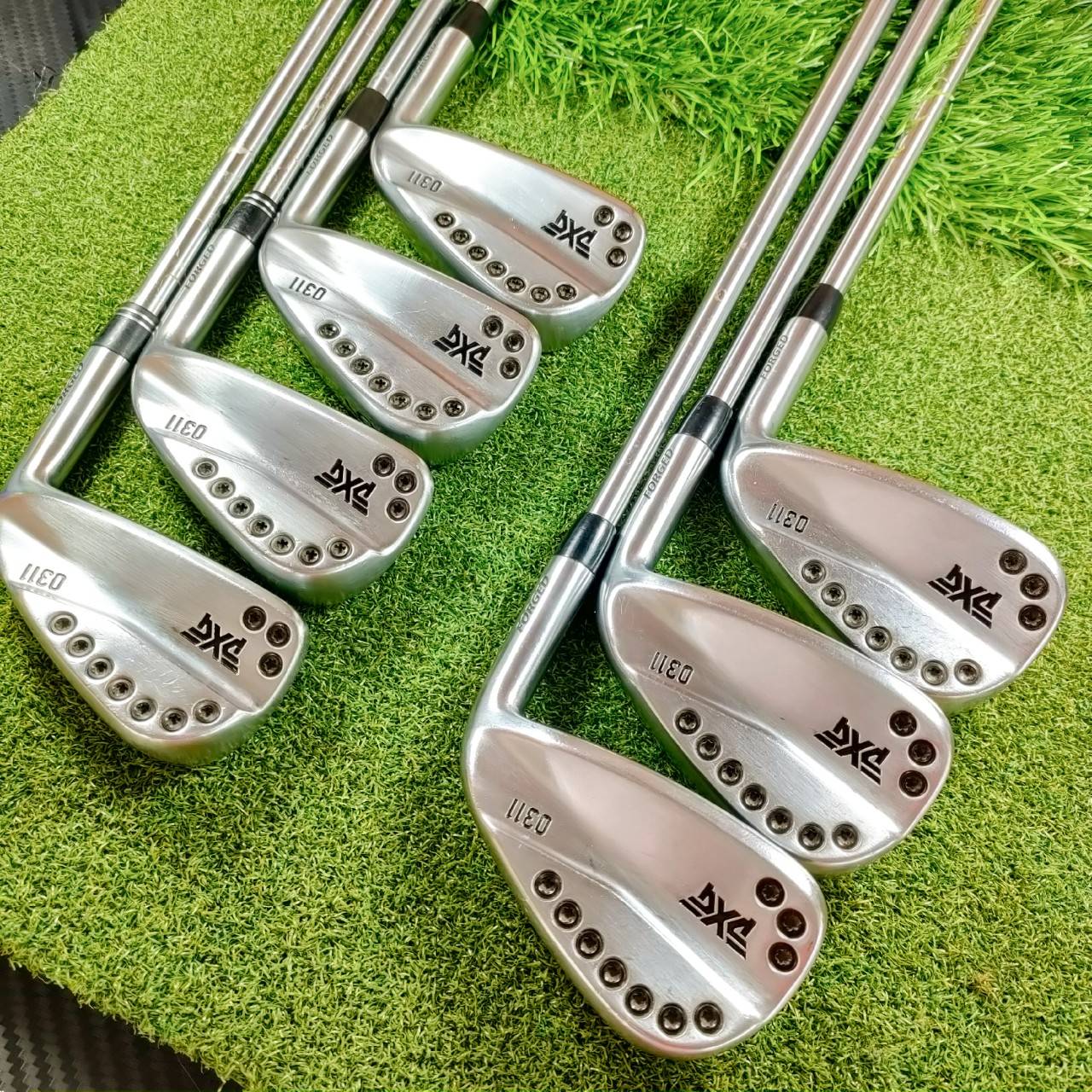 ชุดเหล็ก PXG 0311 FORGED มีเหล็ก 4 - 9 PW ทั้งฟมด 7 ชิ้น ก้าน PROJECTX 5.5 เข้ากันมากๆ 0311 ตีง่าย ตีมันส์ มากๆครับ