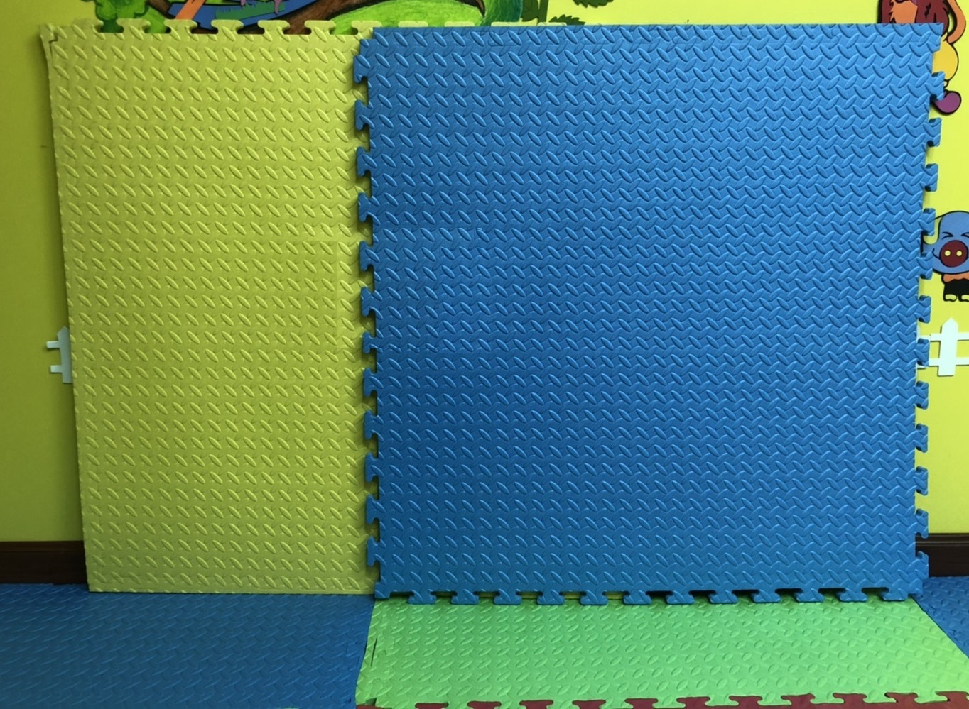 แผ่นโฟมปูพื้นกันกระแทก จิ๊กซอว์ EVA (งานนำเข้า) 10 มล 100x100 หนา 1 ซม. ,แผ่นกันกระแทก,แผ่นโฟมปูพื้น, โฟมปูพื้น,จิ๊กซอว์ปูพื้น, แผ่นรองคลาน สำหรับเครื่องเล่นสนามในร่ม ห้องเด็กเล่น พร้อมส่ง ราคาโรงงาน