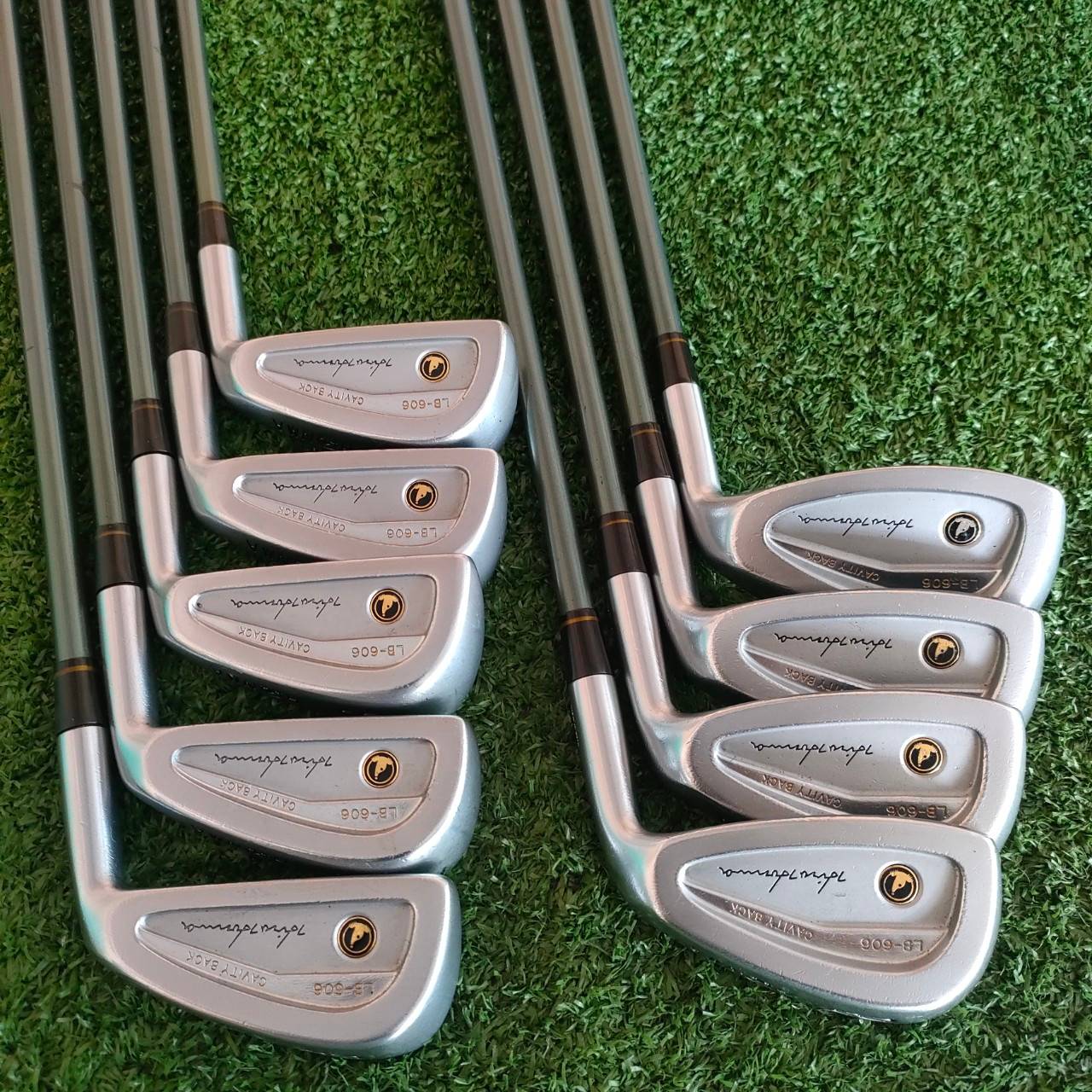 ชุดเหล็ก HONMA LB-606 CAVITY BACK มีเหล็ก 3 - 10 เเละ SW ก้าน SUPER LIGHT CARBON FLEX R-1 วัสดุพรีเมี่ยม FORGED จาก JAPAN SAKATA ก้านเบาพิเศษ ทำให้ตีง่ายมาก!! ไม้กอล์ฟมือสอง ของแท้ BY NakaraLuxurious