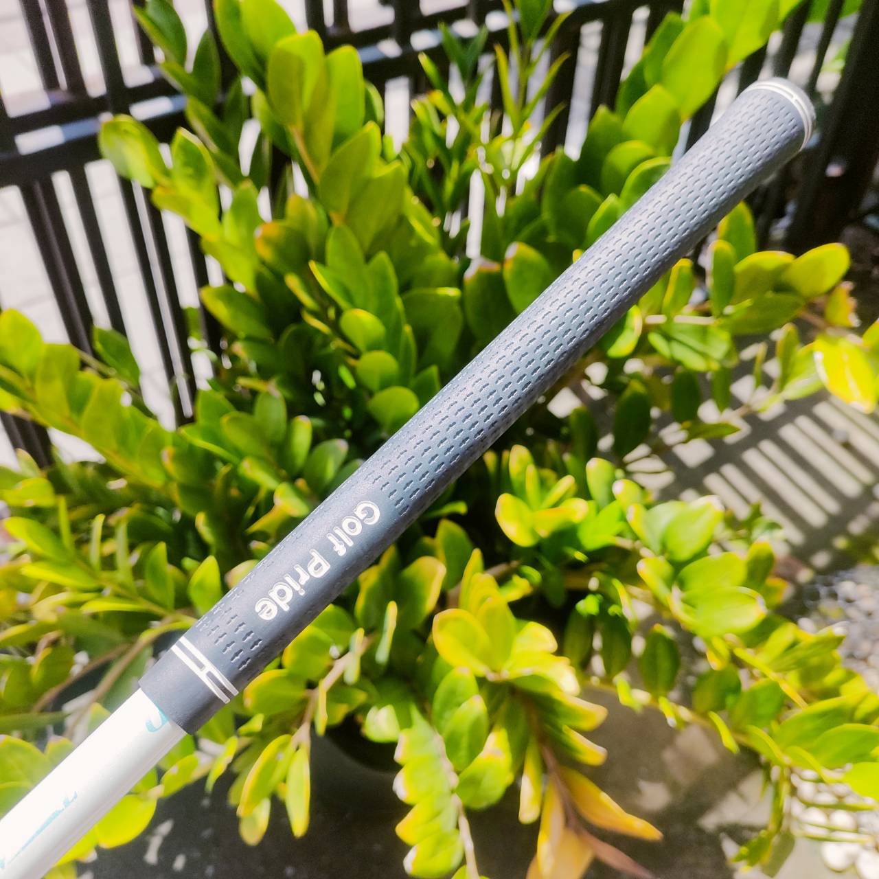 Driver EPON AF-105 ก้าน TOUR AD GP-5s สุดยอด FORGED BY ENDO โรงงานผลิตที่ดีที่สุด ผลิตขึ้นแบบ FORGED Super-Precision ระดับพรีเมียม ไม้กอล์ฟพรีเมี่ยมมือสอง ของแท้ By NakaraLuxurious