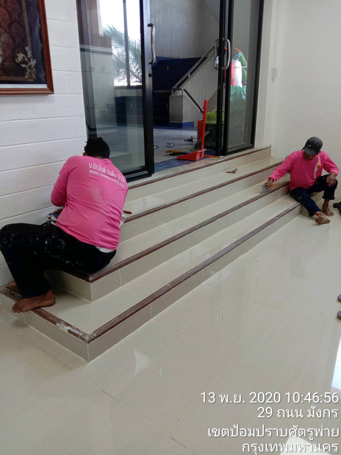 รร.สายปัญญา ปูกระเบื้องพื้น&ติดตั้งกระดานถนอมสายตา