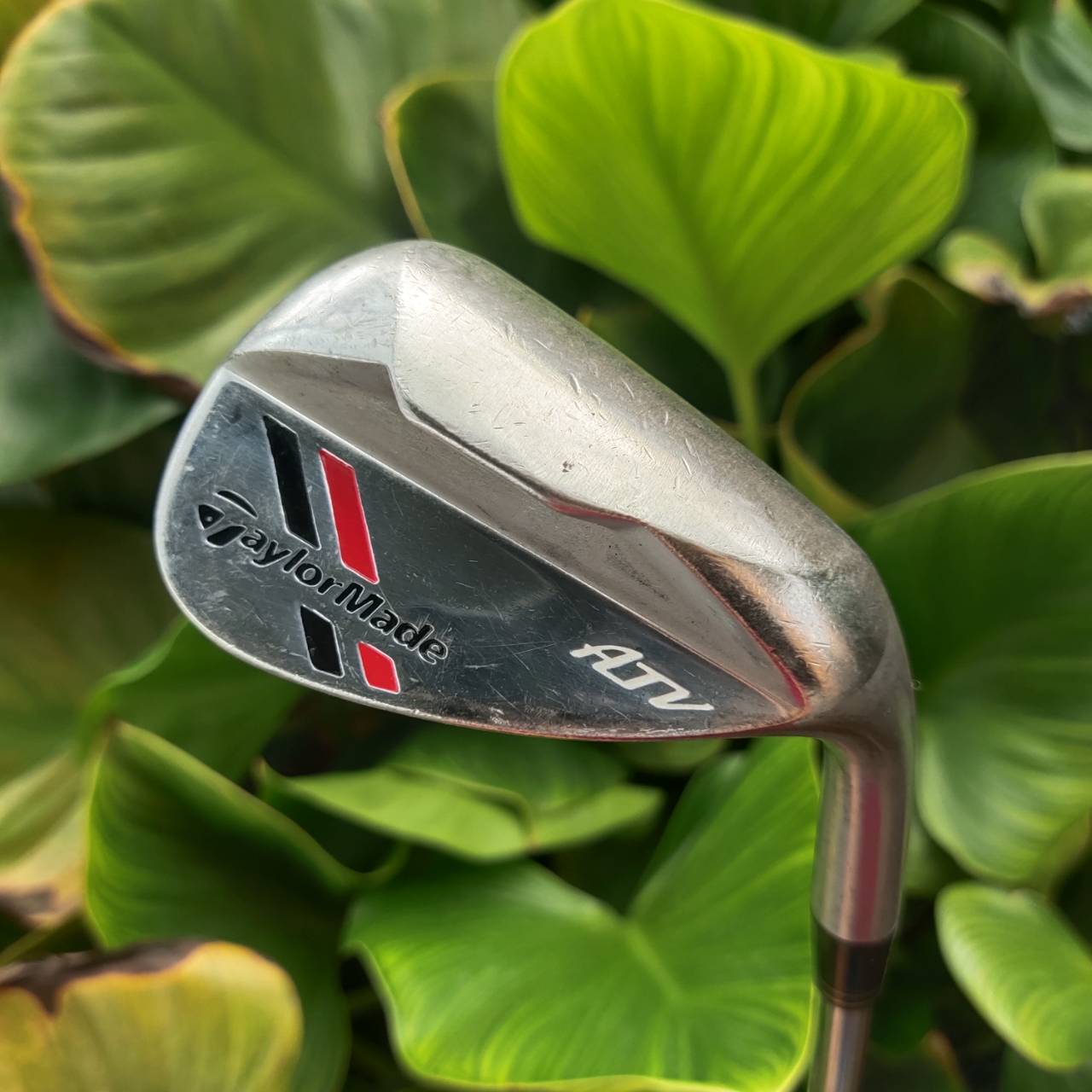 Wedge TaylorMade ATV 56° ATV Sole ปรับตัวได้ดีทุกพื้นผิ หน้าไม้ Micro-Milled สปินแรง โหดจริง!