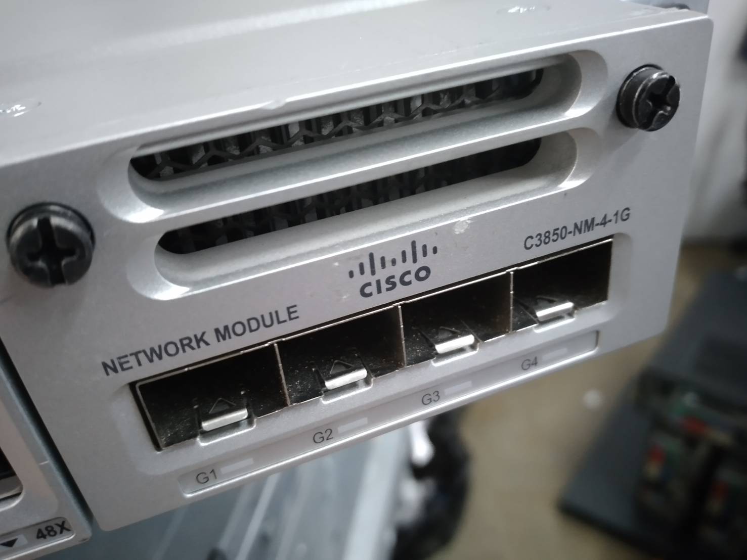 CISCO CATALYST 3850 - WS-C3850-48F-L - 48 Ports PoE+ - IOS 3.6 UNIV - NM-4-1G