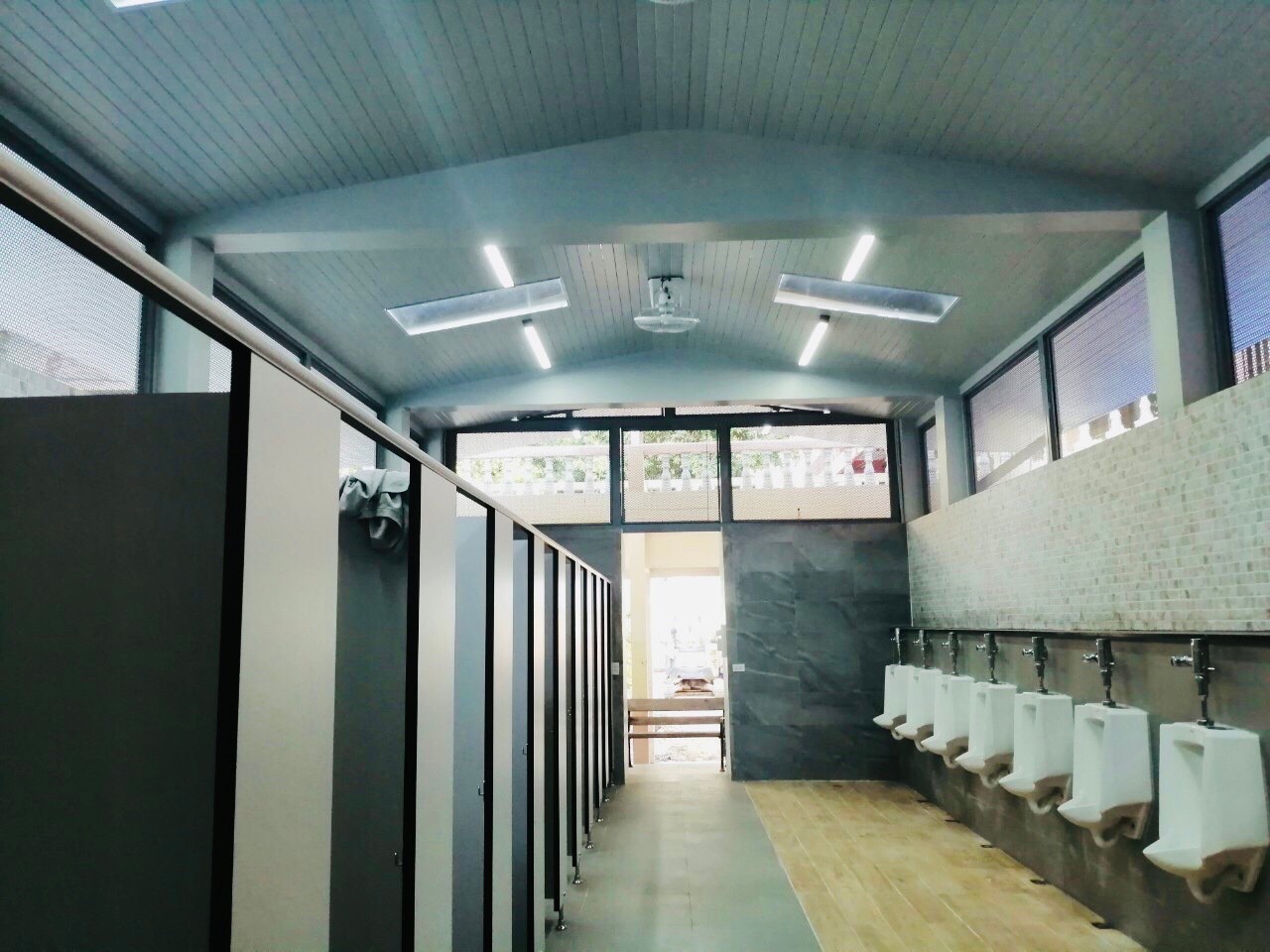 รร.ฤทธิยะวรรณาลัย(ดอนเมือง) งานสร้างห้องน้ำ45ห้อง